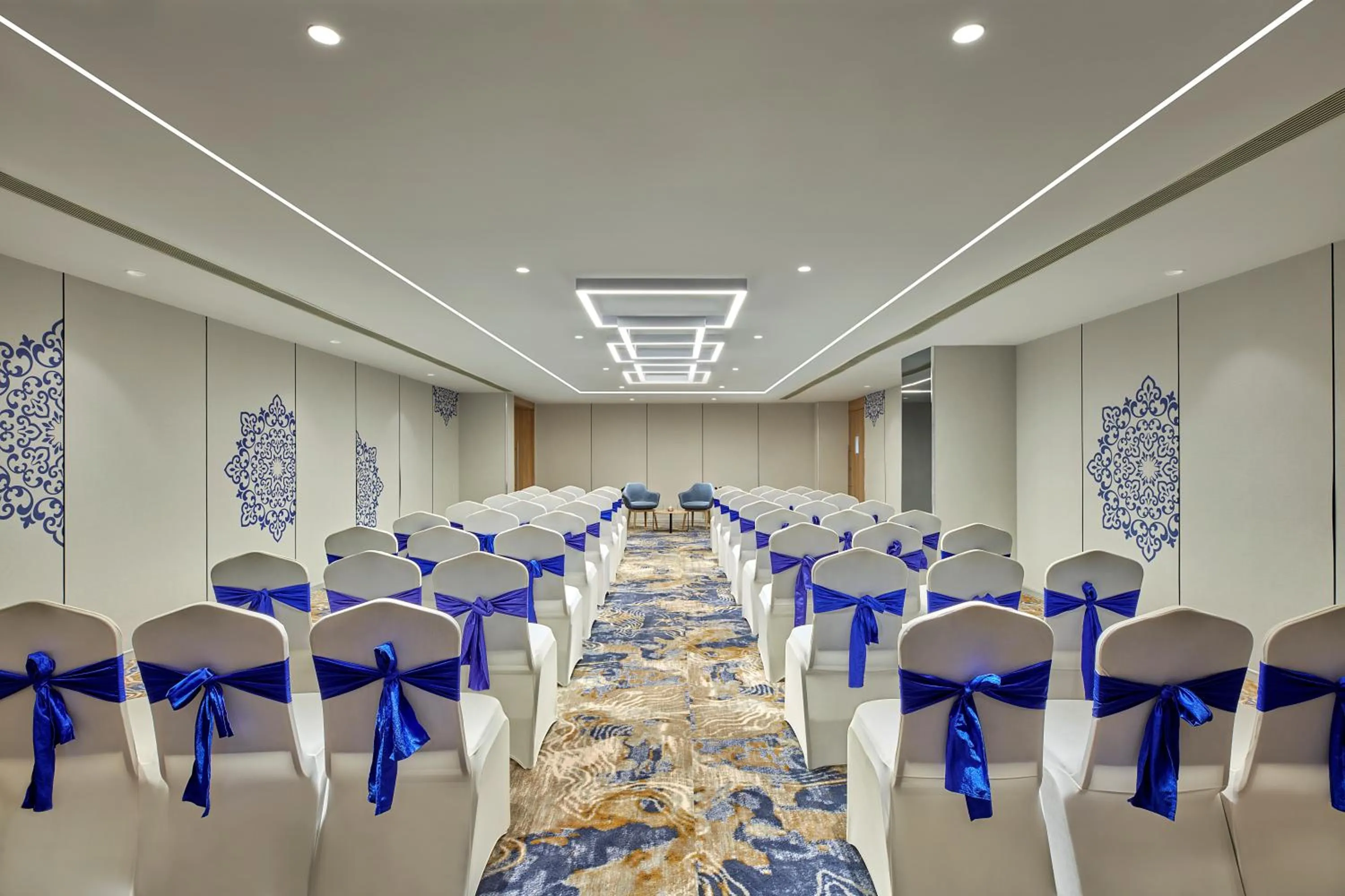 Meeting/conference room in Holiday Inn Express Bengaluru Bommasandra by IHG