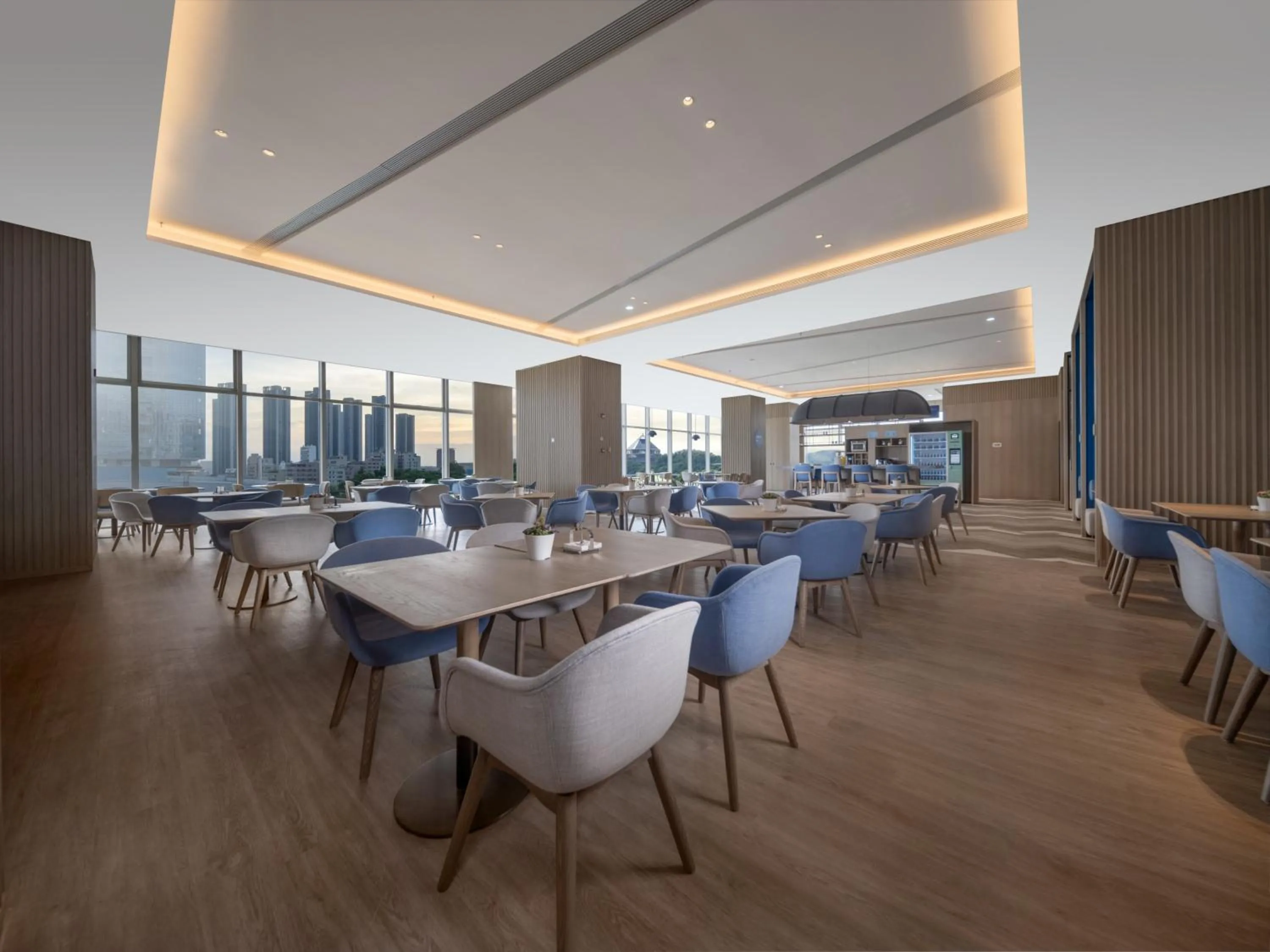 Restaurant/places to eat in Holiday Inn Express Shenzhen Guangming Cloud Park by IHG