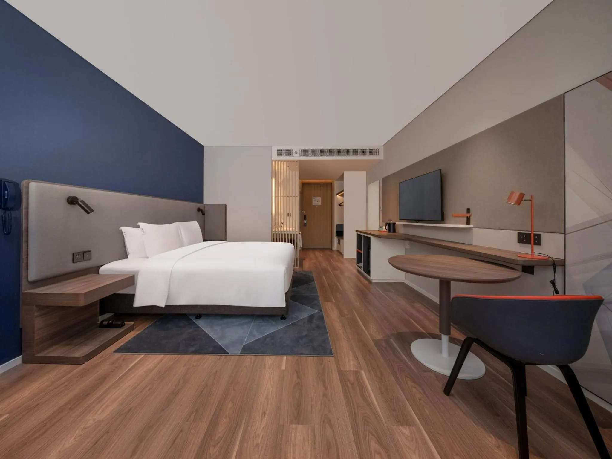 Photo of the whole room, Bed in Holiday Inn Express Shenzhen Guangming Cloud Park by IHG