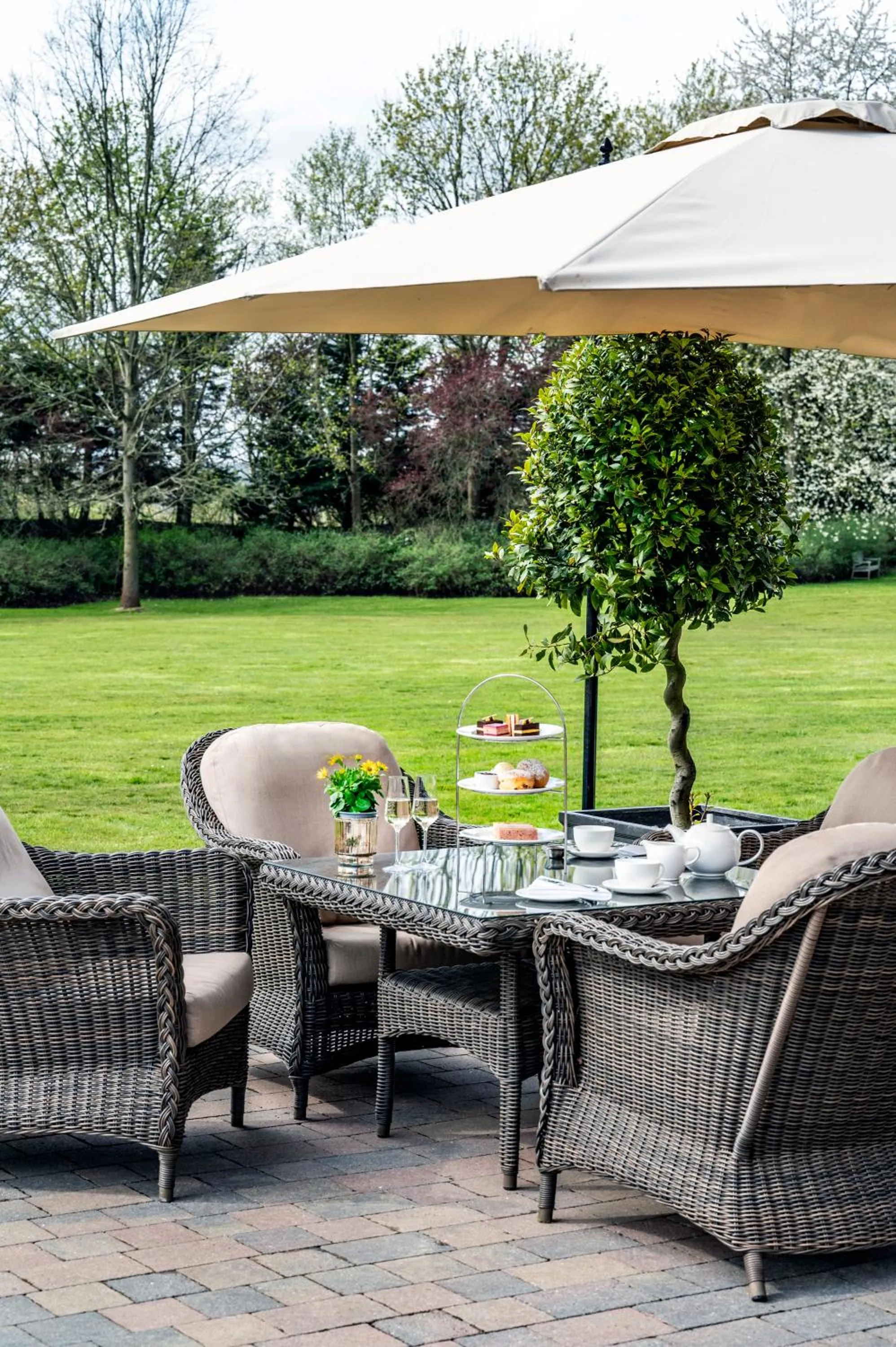 Patio in Woodlands Park Hotel