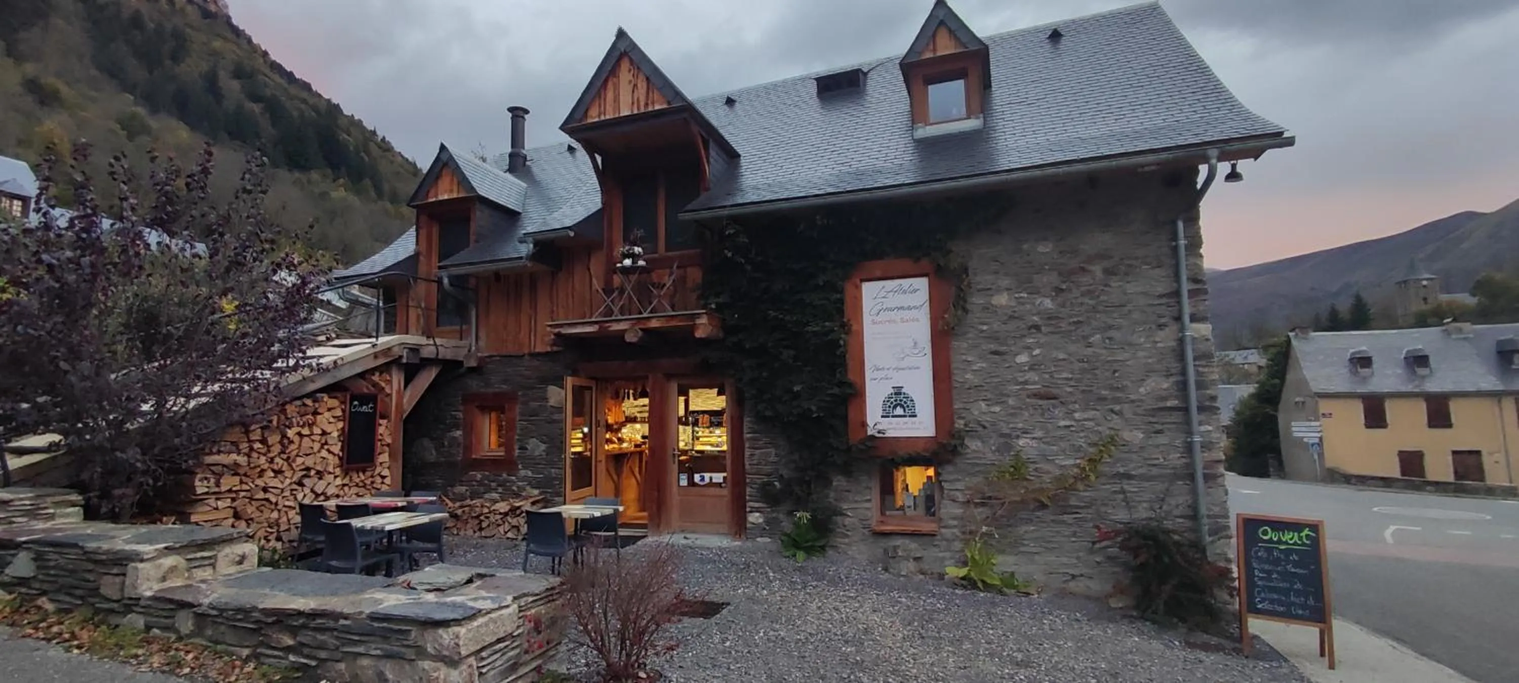 Restaurant/places to eat in L' Auberge du château