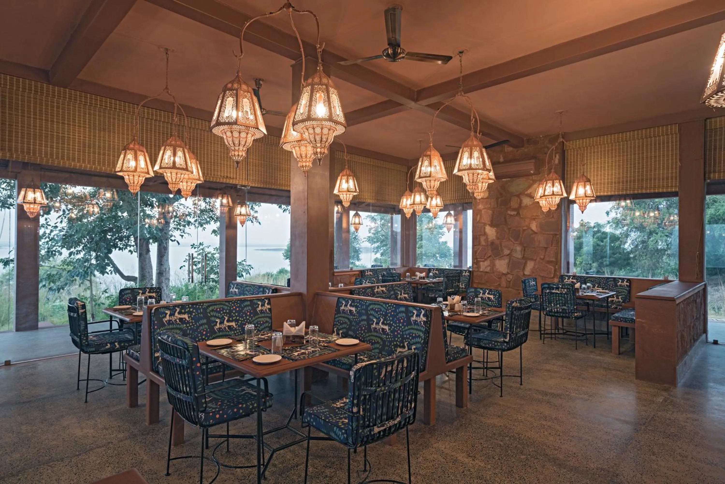 Breakfast in Narsingh Bagh