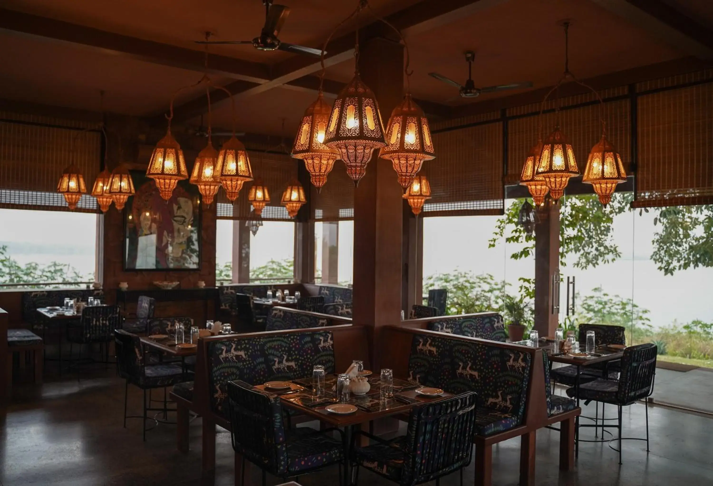 Restaurant/places to eat in Narsingh Bagh Restaurant/places to eat in Narsingh Bagh