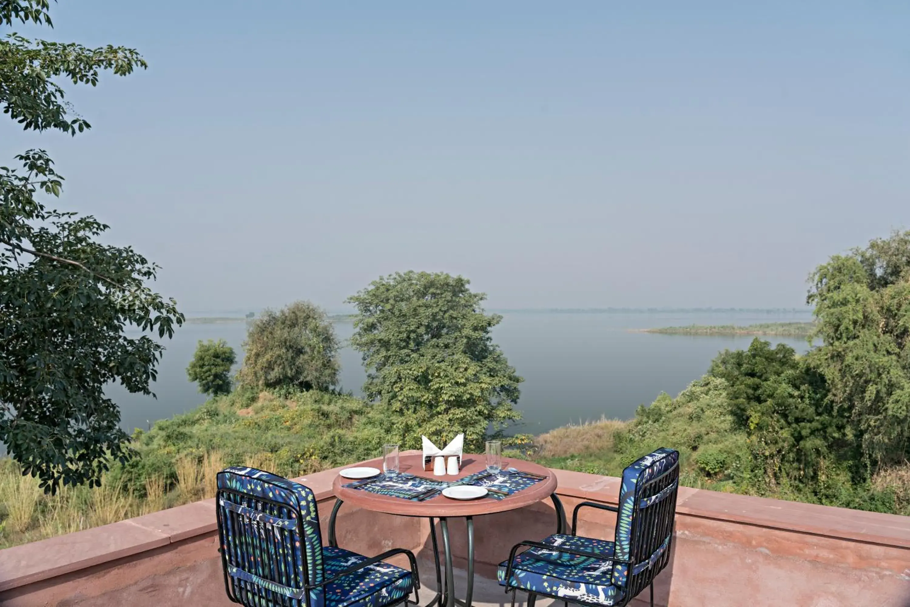 Restaurant/places to eat in Narsingh Bagh Restaurant/places to eat in Narsingh Bagh