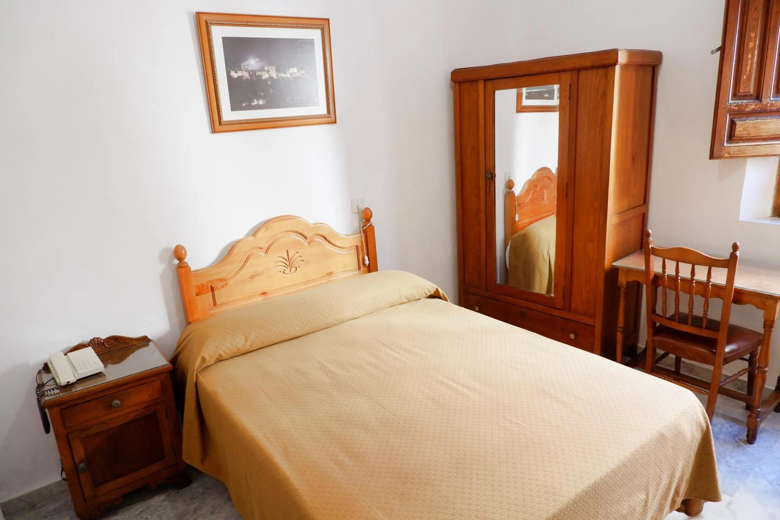 Bedroom, Bed in Hotel Central