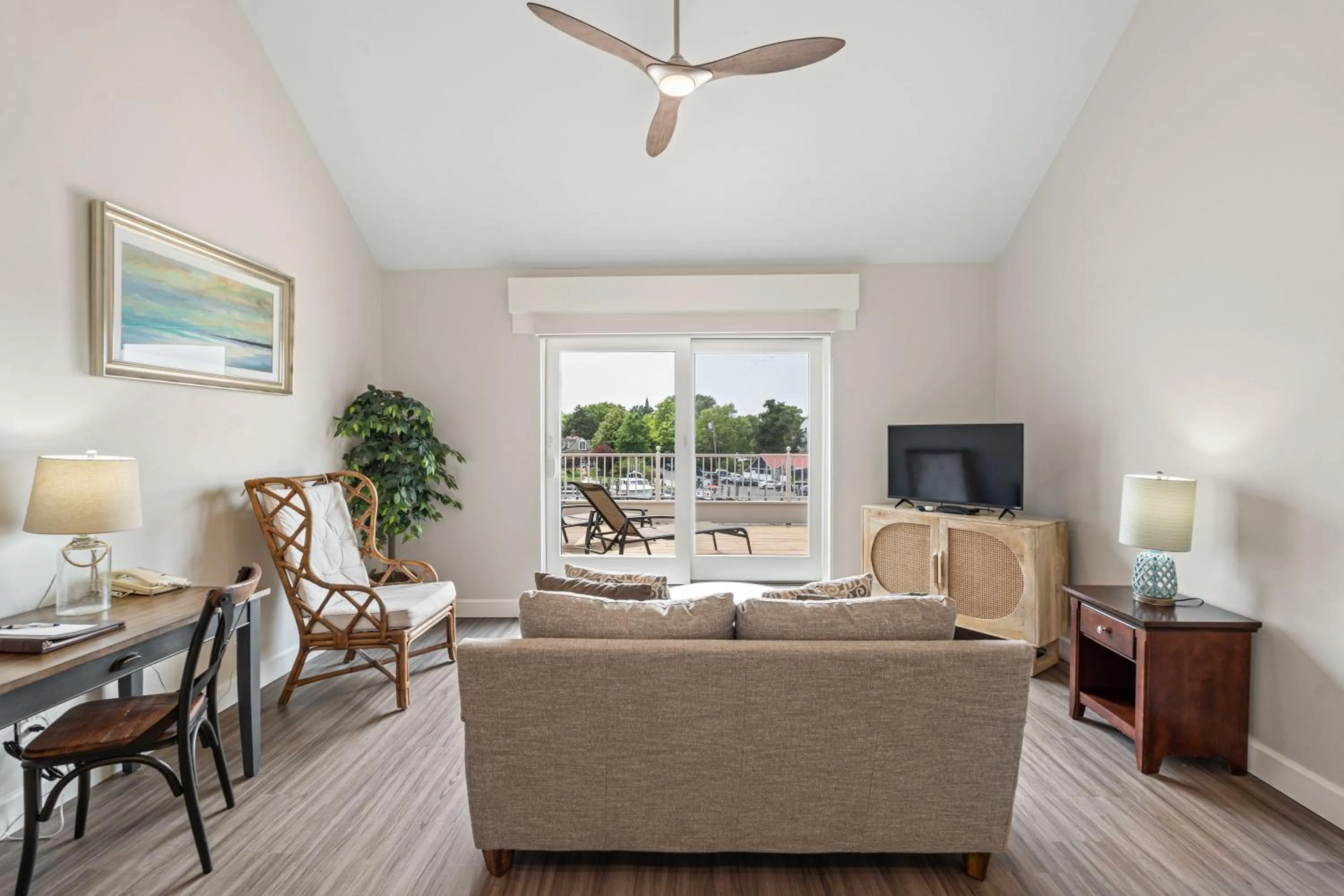 King Suite with Extra Large Balcony in St Michaels Harbour Inn, Marina and Spa