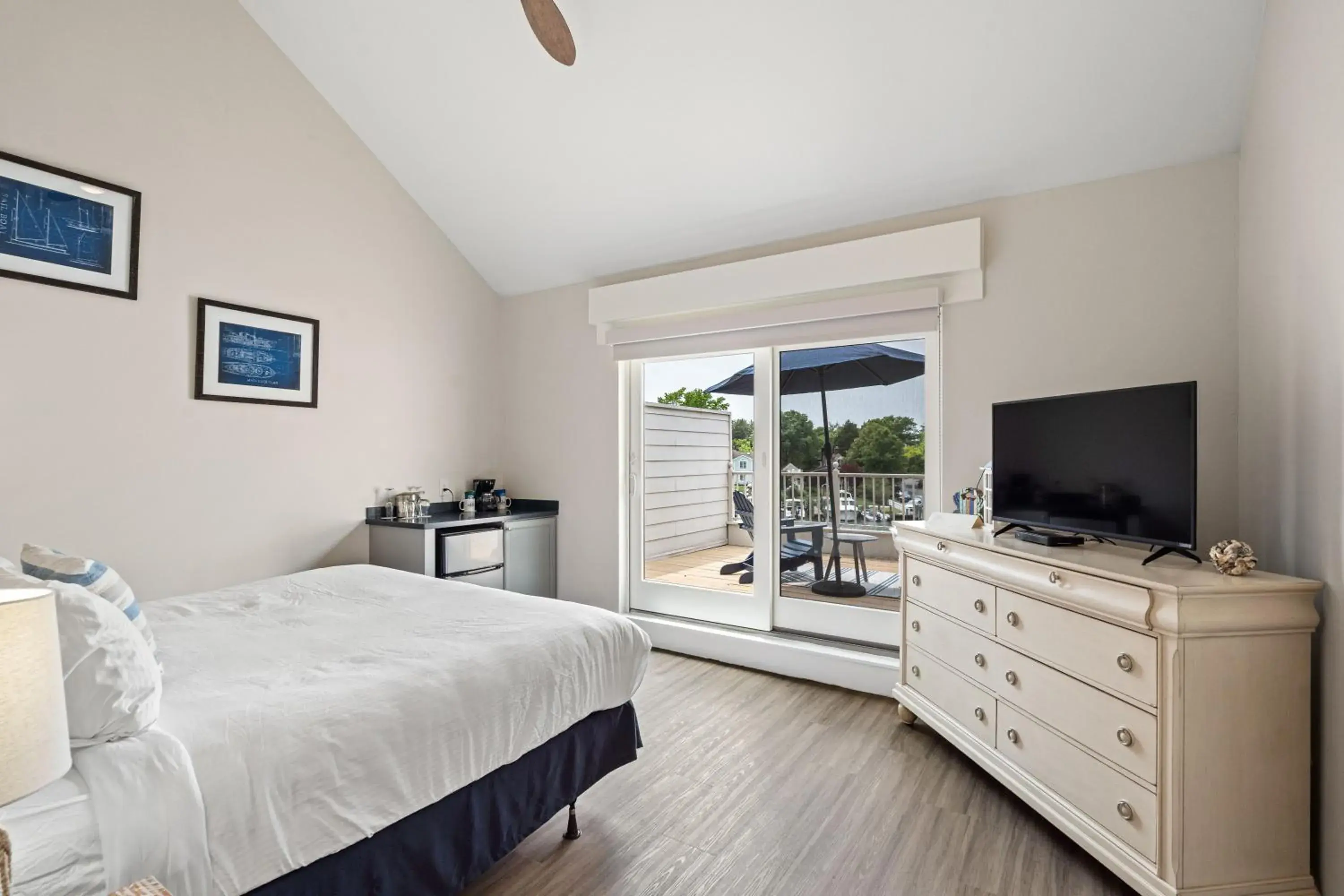 King Room with Balcony in St Michaels Harbour Inn, Marina and Spa King Room with Balcony in St Michaels Harbour Inn, Marina and Spa