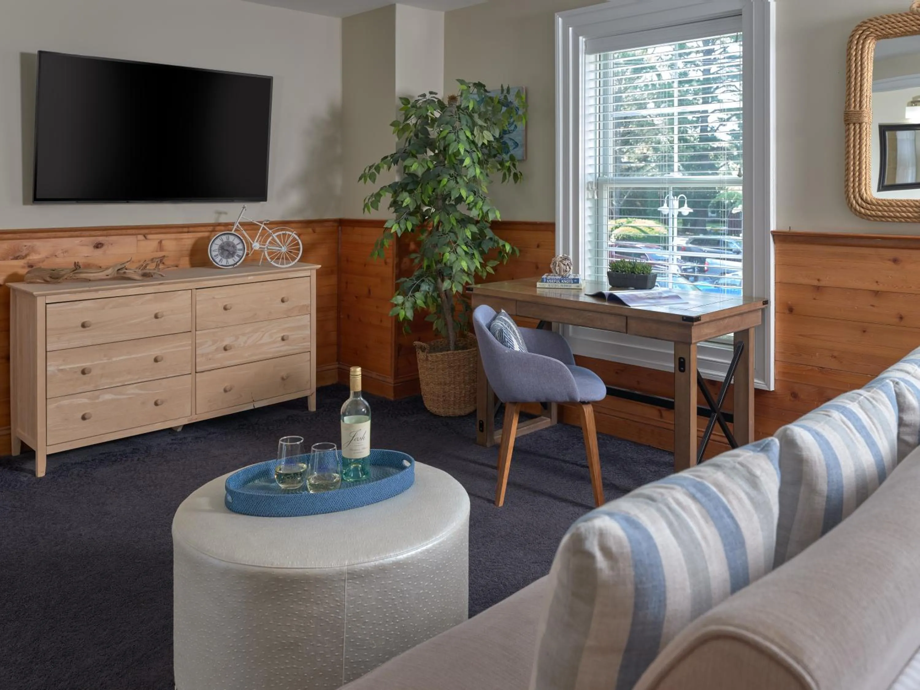 King Suite in St Michaels Harbour Inn, Marina and Spa
