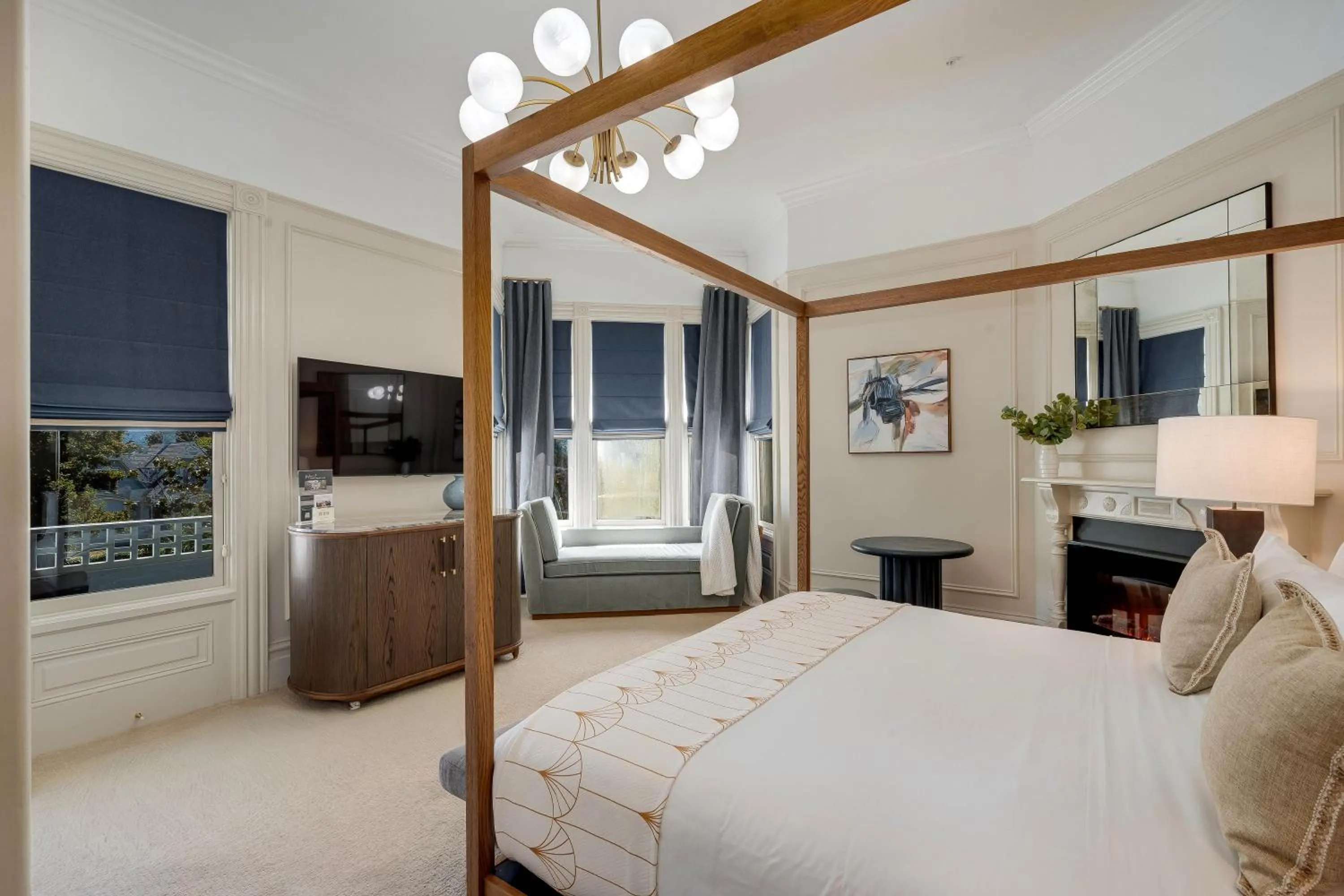 Bed in White House Napa