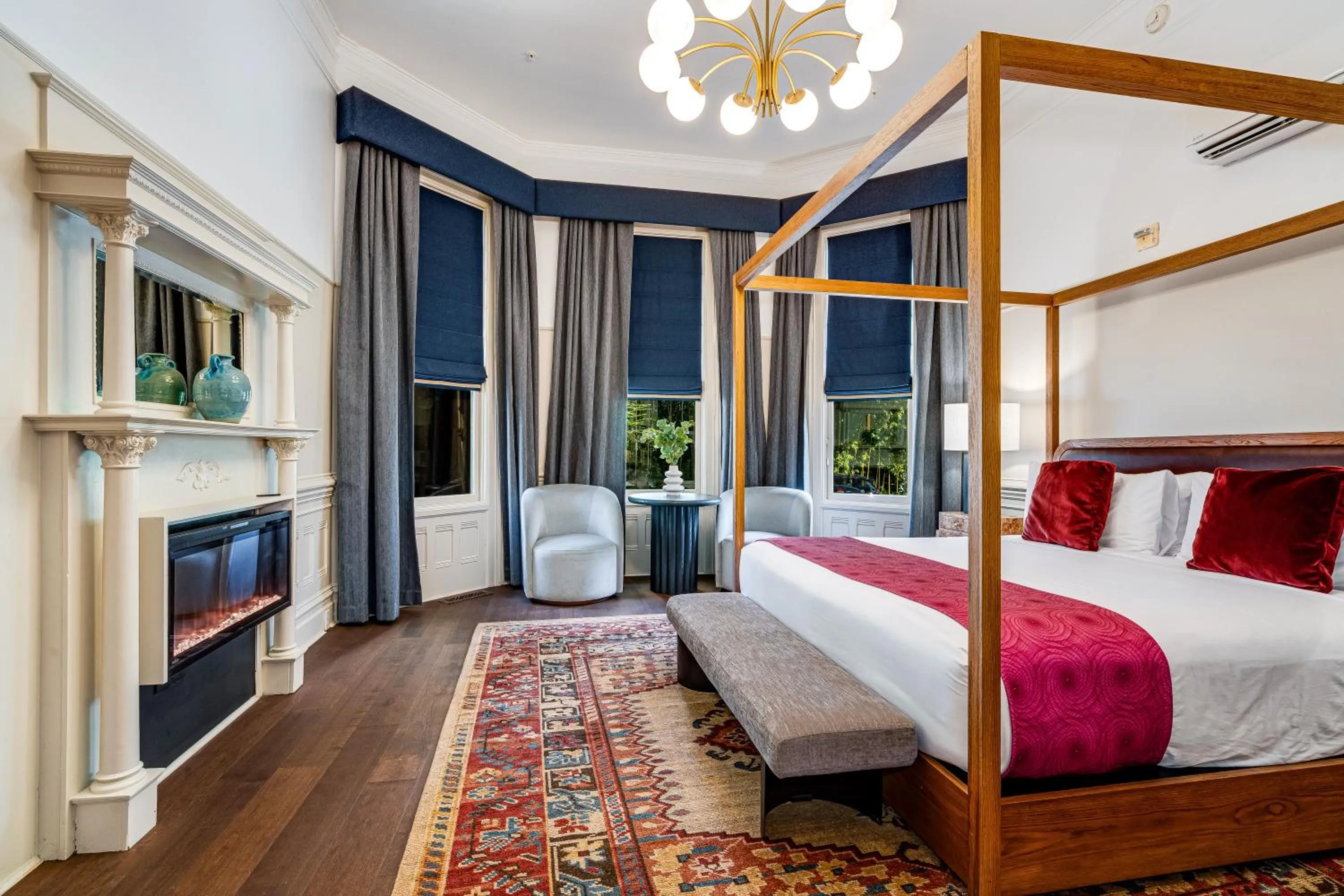 Bed in White House Napa