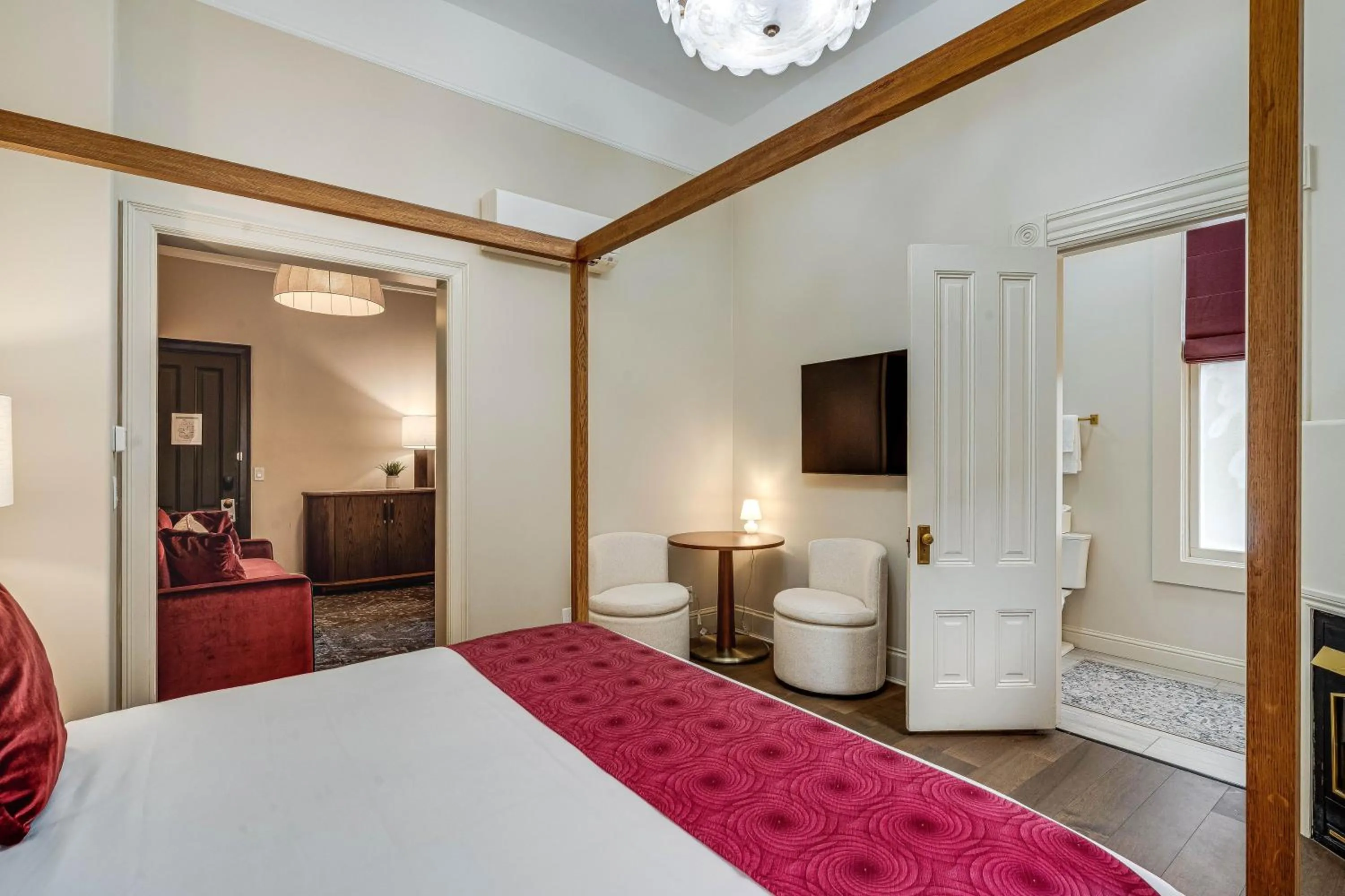 Bed in White House Napa