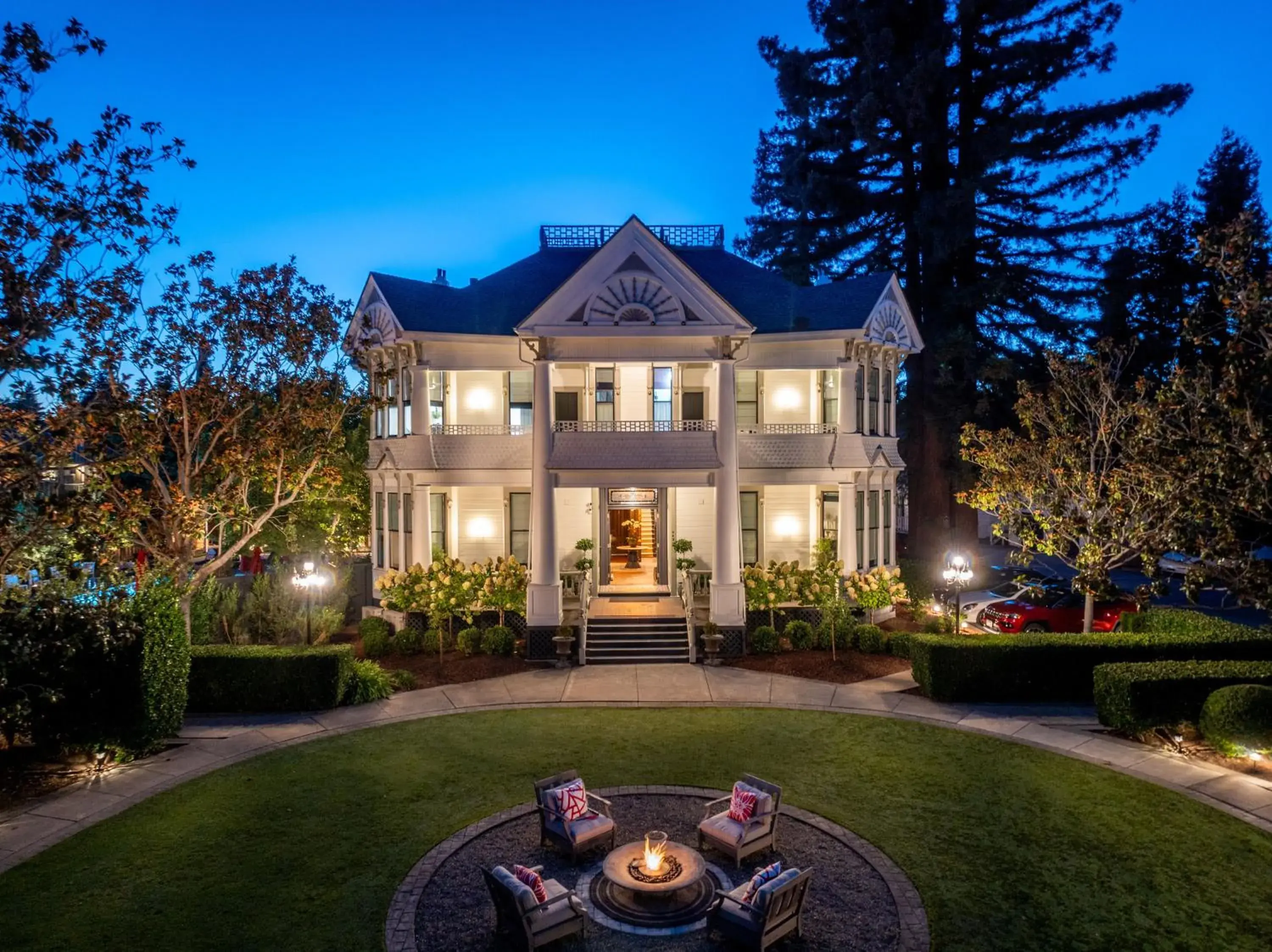 Property building in White House Napa Property building in White House Napa