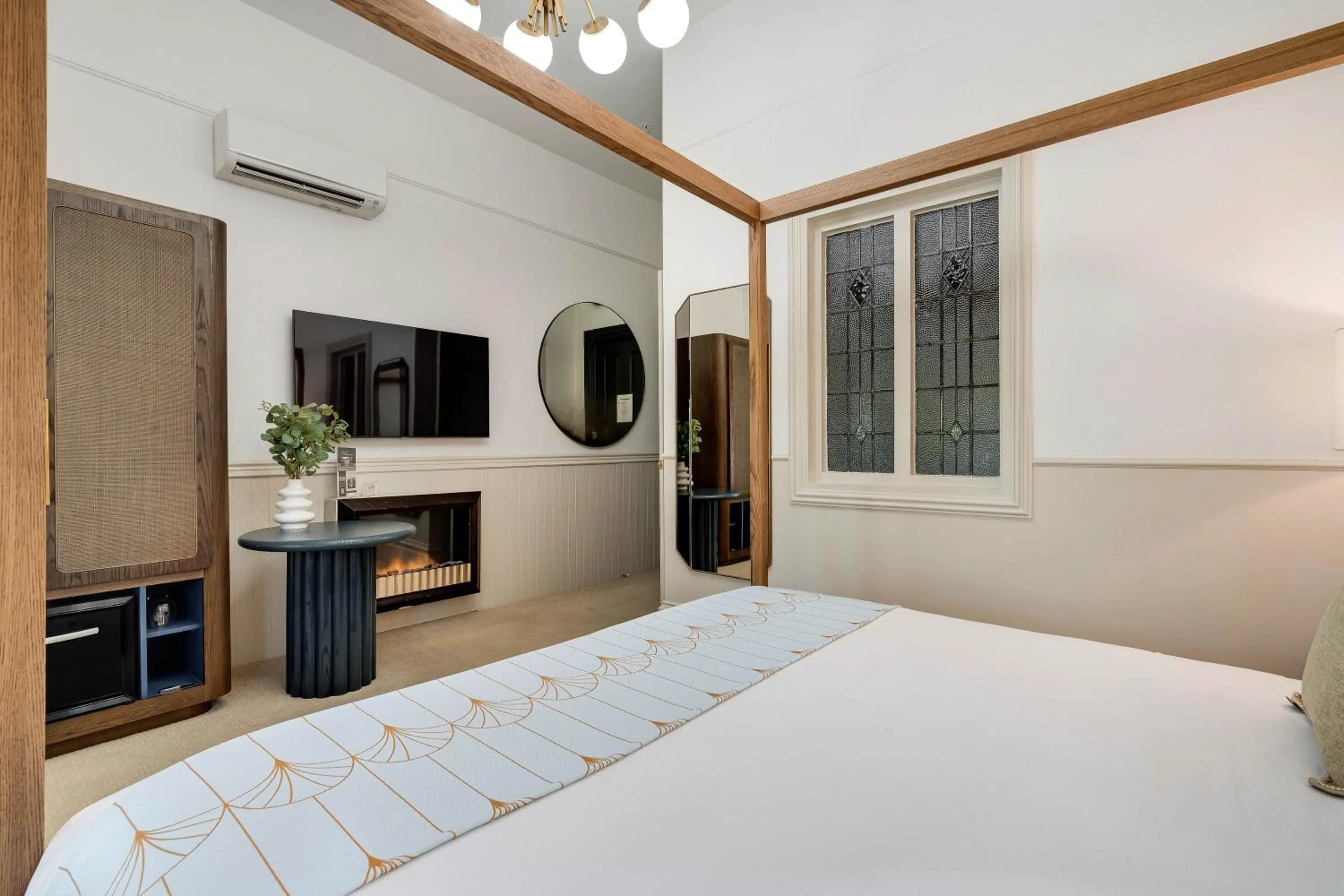 Bed in White House Napa