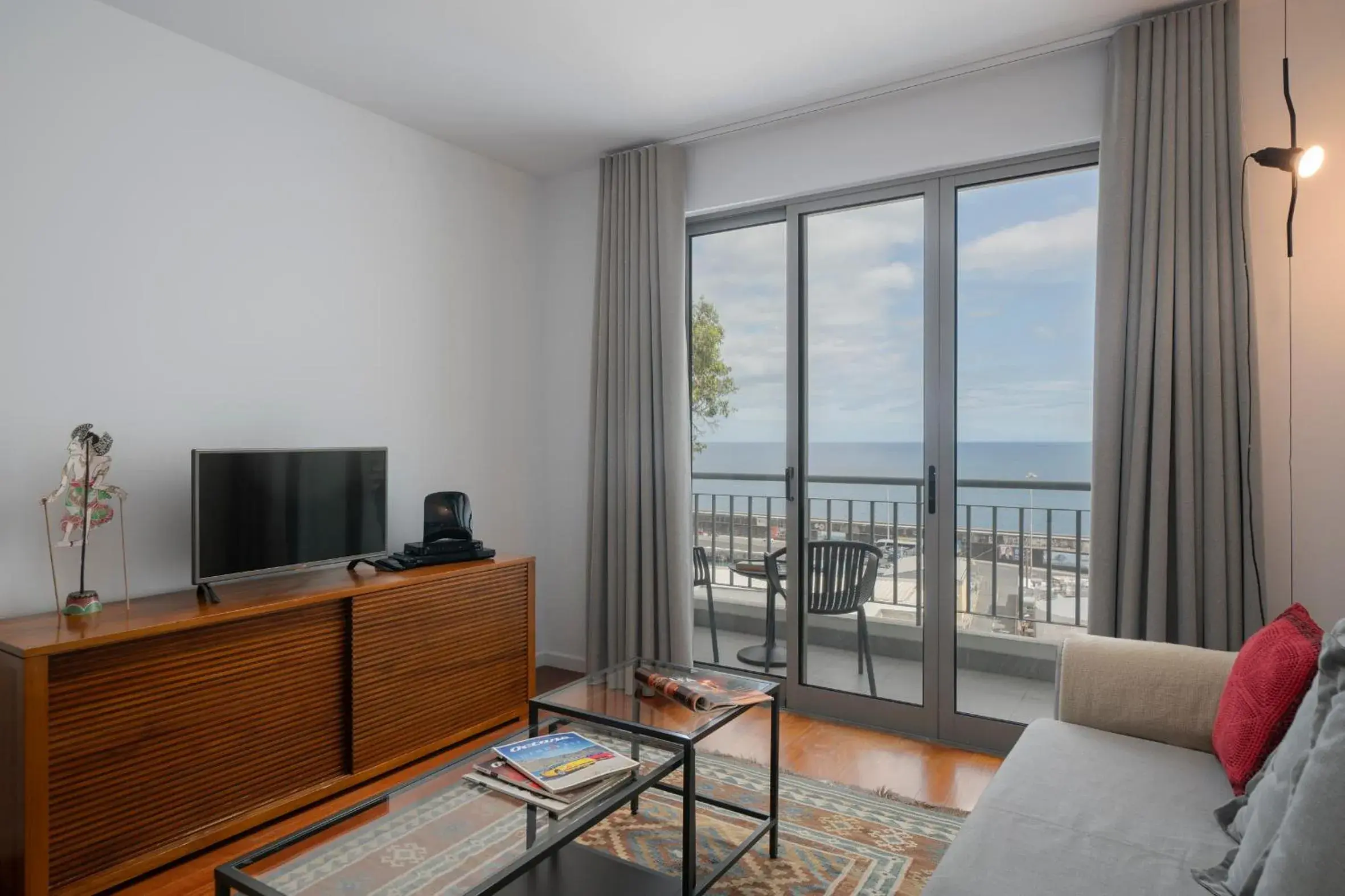 One-Bedroom Apartment in Apartamento Princesa Dona Amélia by An Island Apart One-Bedroom Apartment in Apartamento Princesa Dona Amélia by An Island Apart