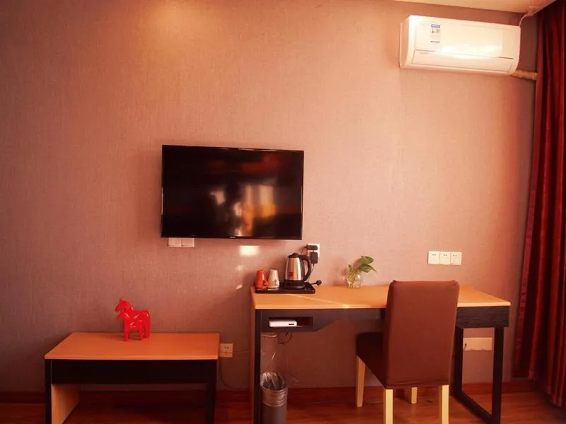 Junyi Hotel Jinhua Wuyi Hot Spring Bus Terminal Station