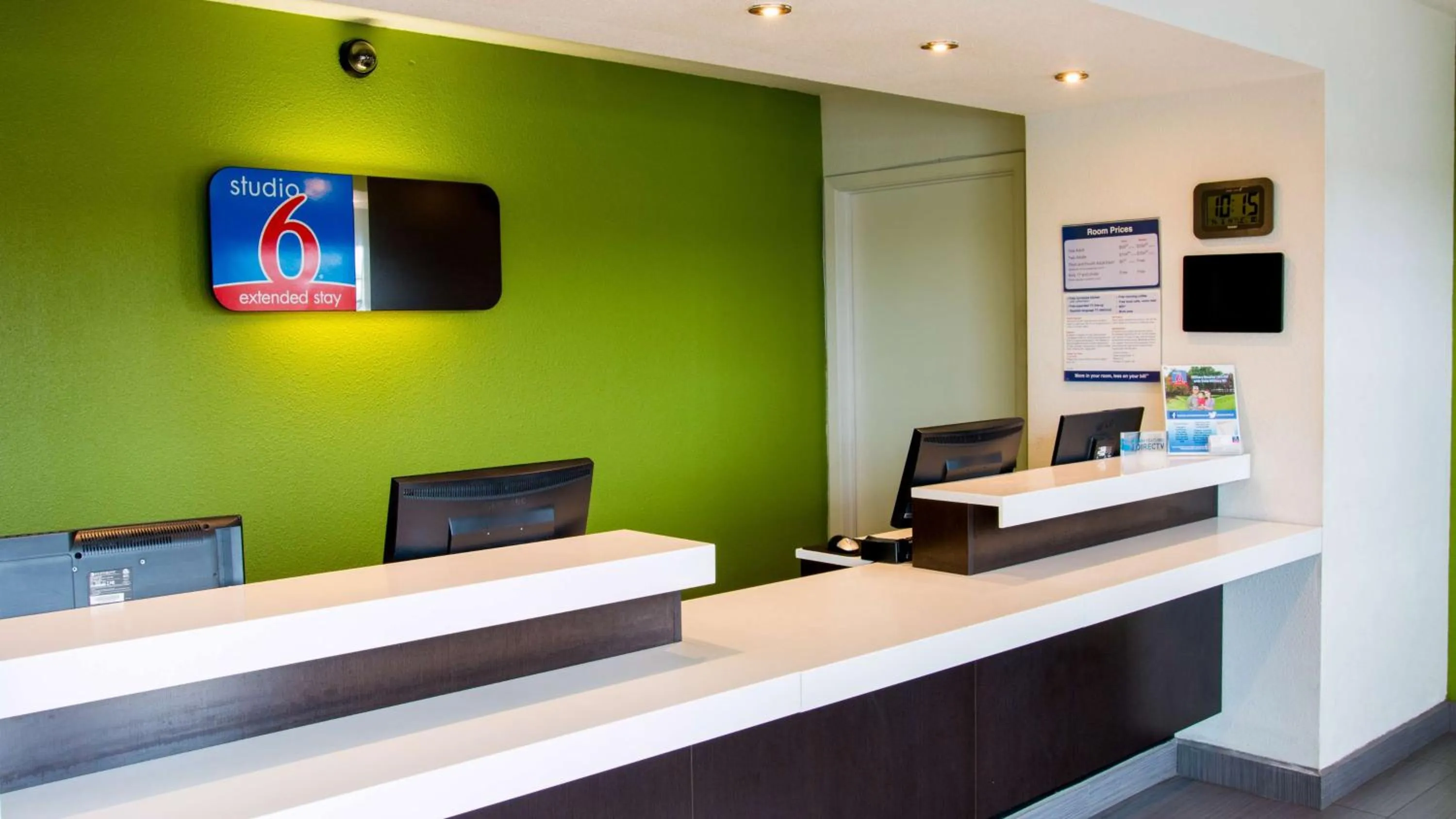 Communal lounge/ TV room in Studio 6-San Antonio, TX - Lackland AFB