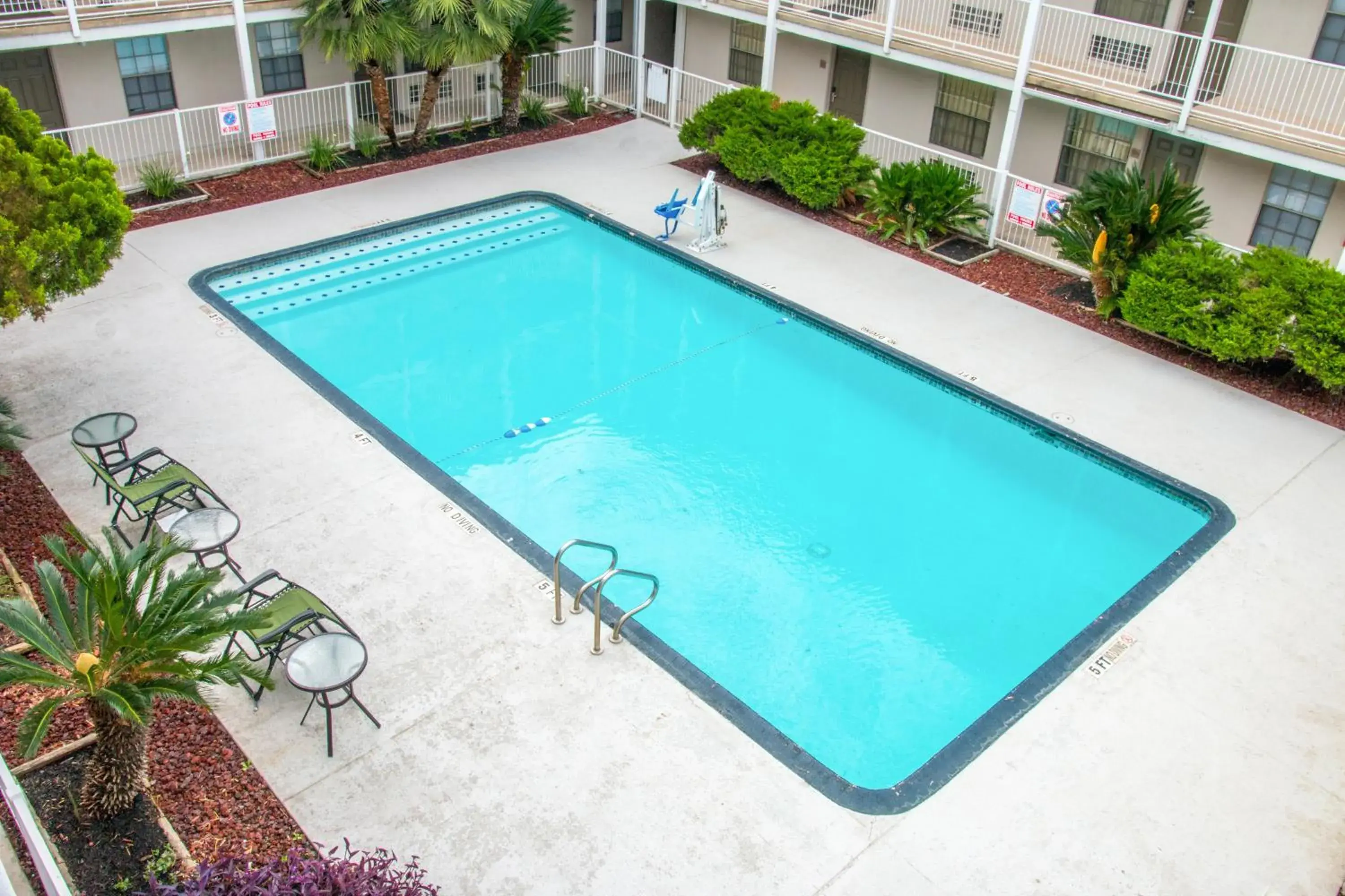 Pool view in Studio 6-San Antonio, TX - Lackland AFB Pool view in Studio 6-San Antonio, TX - Lackland AFB