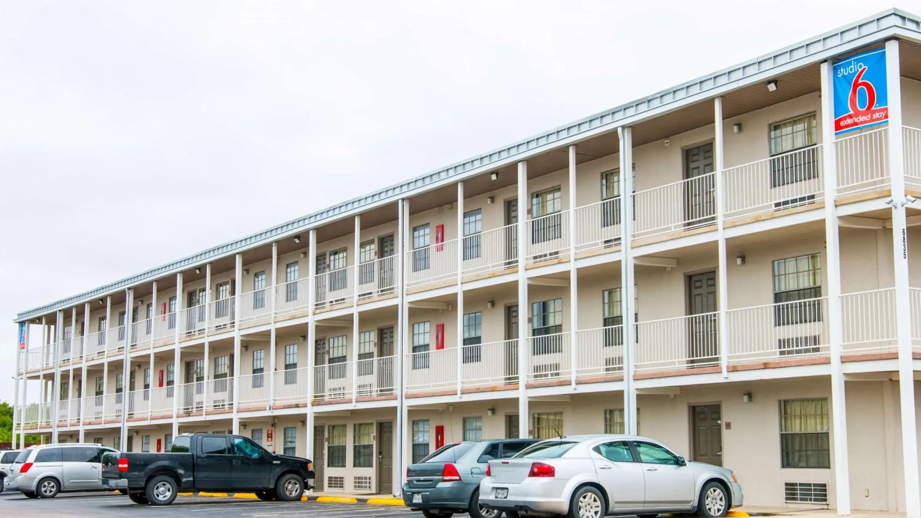 Property building in Studio 6-San Antonio, TX - Lackland AFB Property building in Studio 6-San Antonio, TX - Lackland AFB