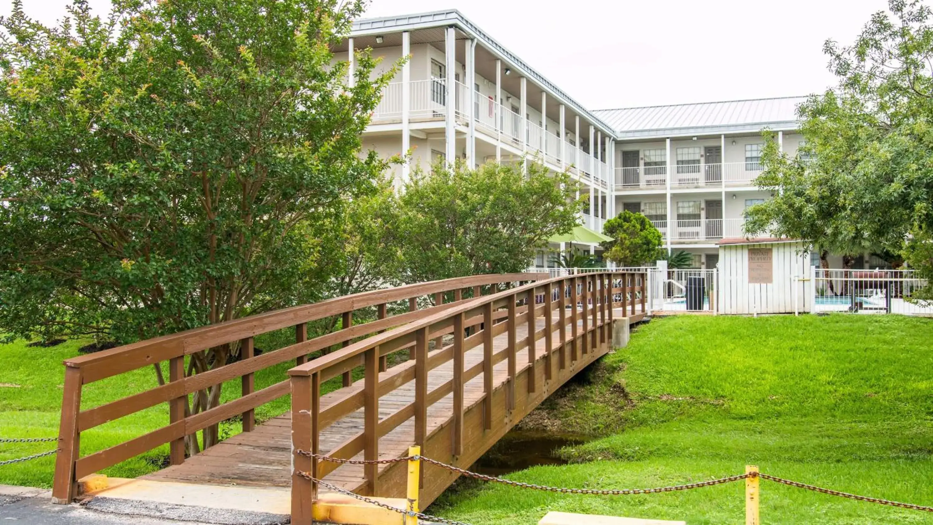 Property building in Studio 6-San Antonio, TX - Lackland AFB Property building in Studio 6-San Antonio, TX - Lackland AFB