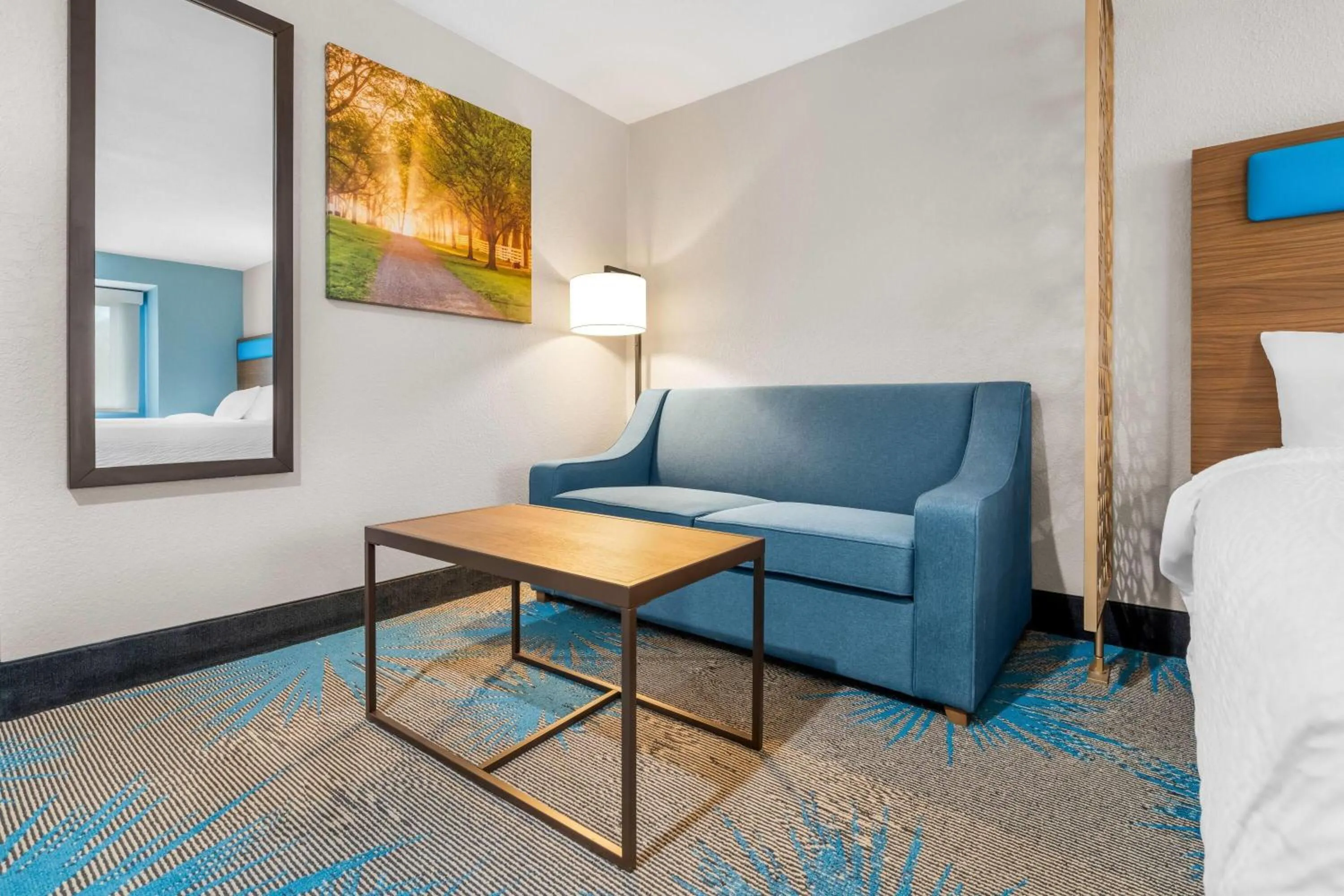 Photo of the whole room, Bed in Days Inn & Suites by Wyndham Brandon Amphitheater