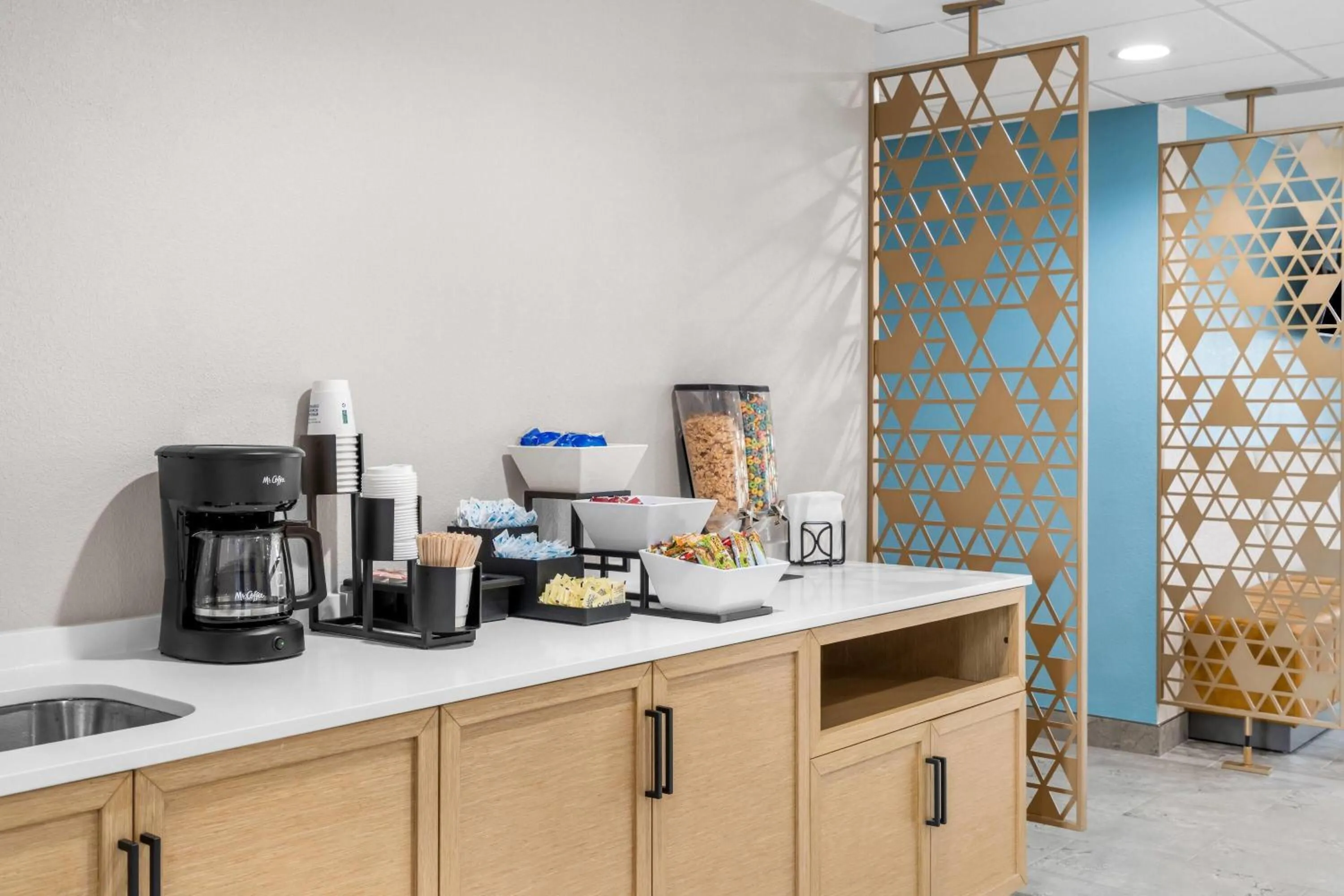 Property building in Days Inn & Suites by Wyndham Brandon Amphitheater