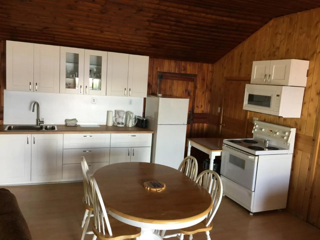 Kitchen or kitchenette in Lang Lake Resort