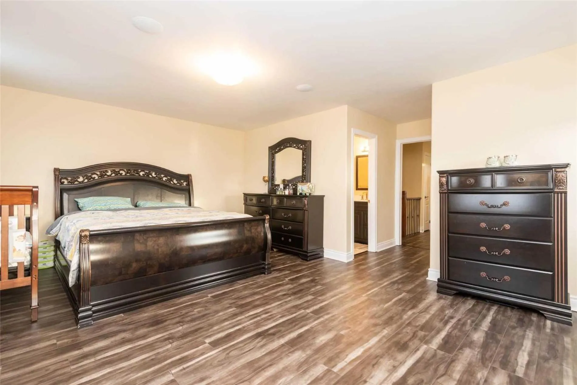 Photo of the whole room, Bed in Jazzy Home Stay