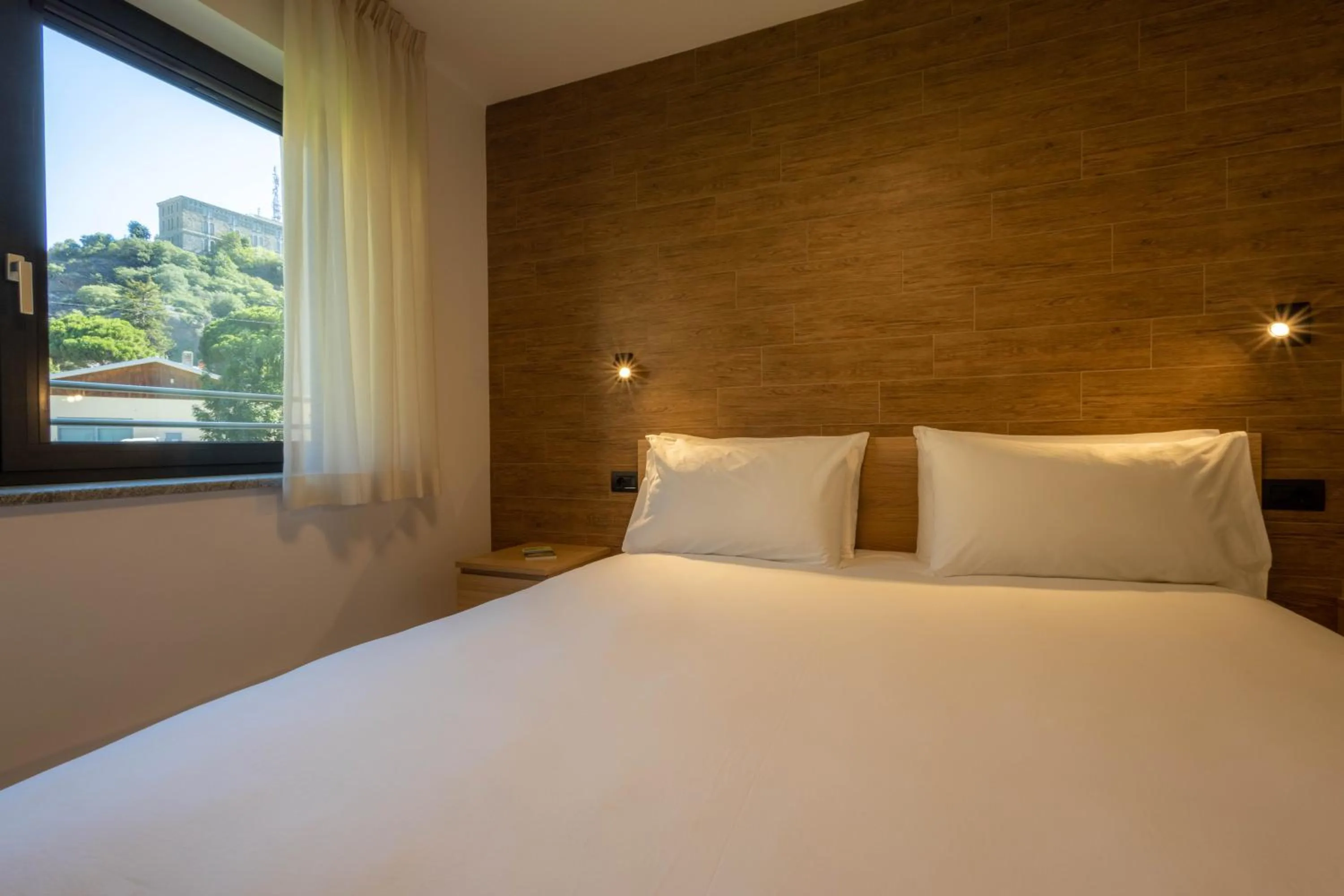 Bedroom, Bed in San Martin Holidays Home - Stay, Work & Fun