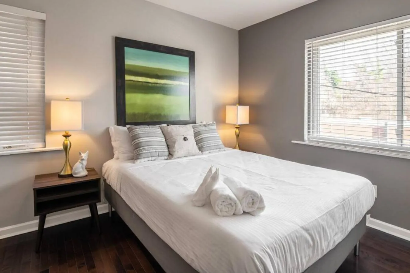 Bed in Two Comfy Condos Near City Center OTR UC Zoo