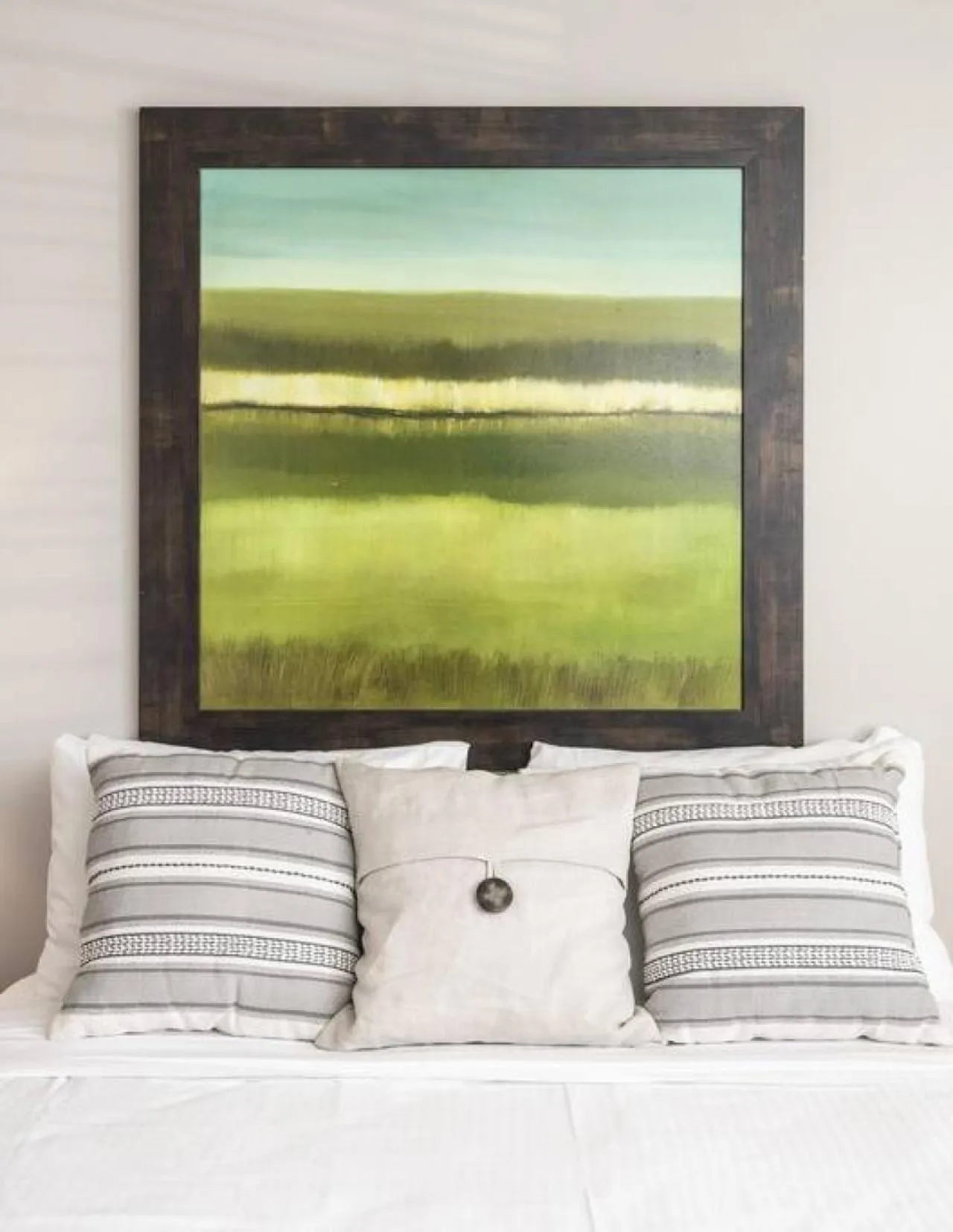 Bed in Two Comfy Condos Near City Center OTR UC Zoo