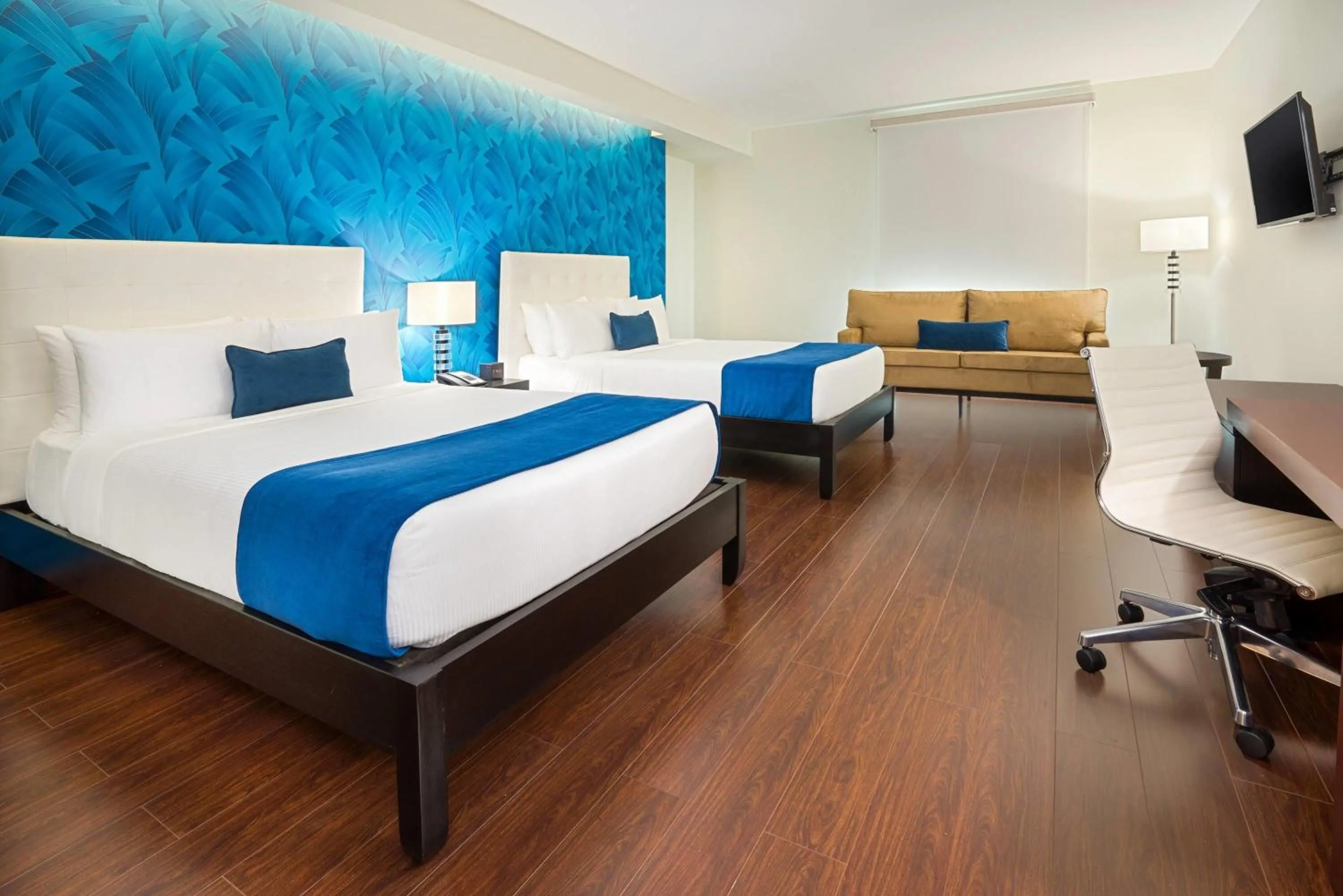 Photo of the whole room, Bed in Ramada Plaza by Wyndham Panama Punta Pacifica