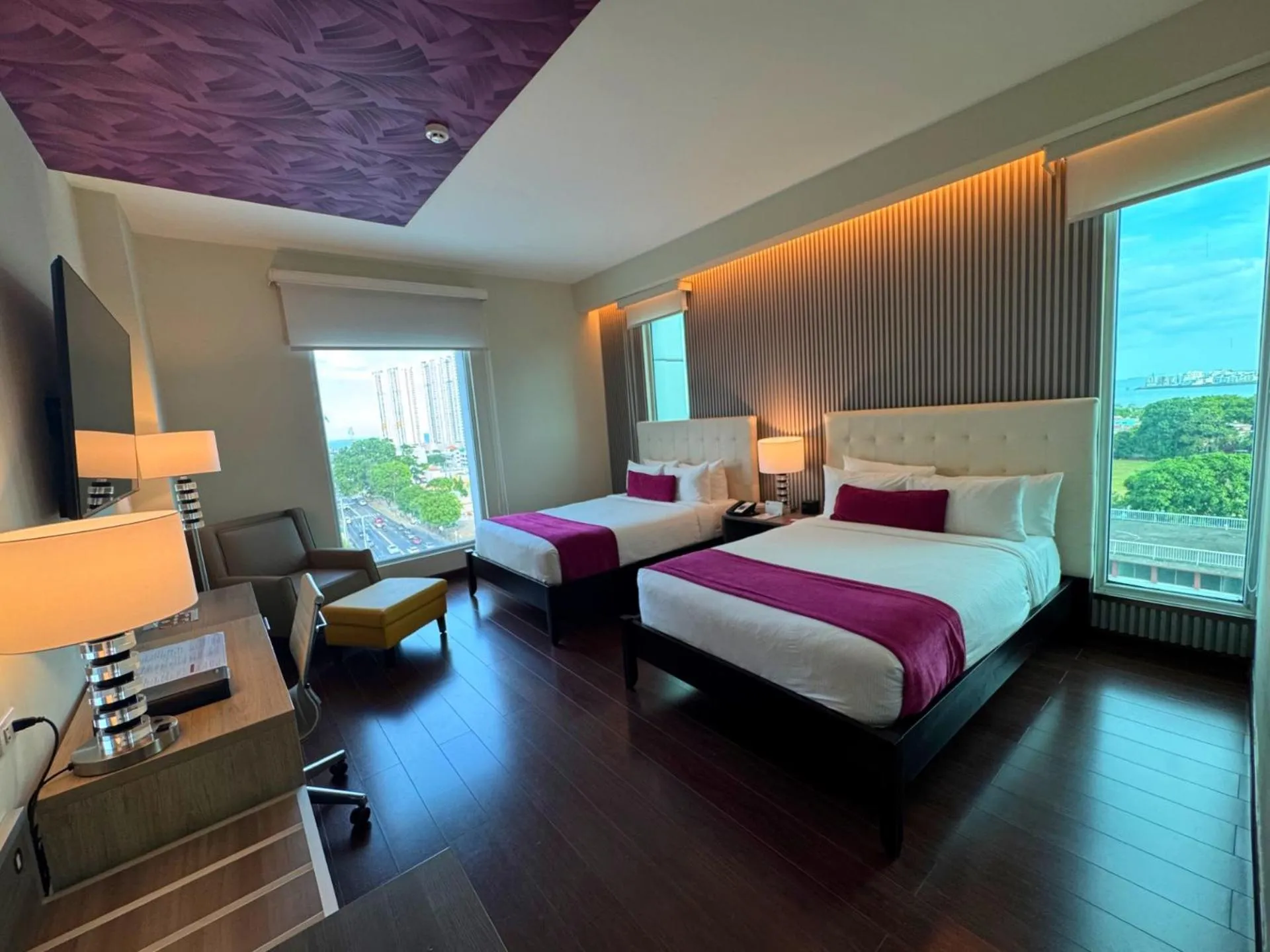 Photo of the whole room, Bed in Ramada Plaza by Wyndham Panama Punta Pacifica