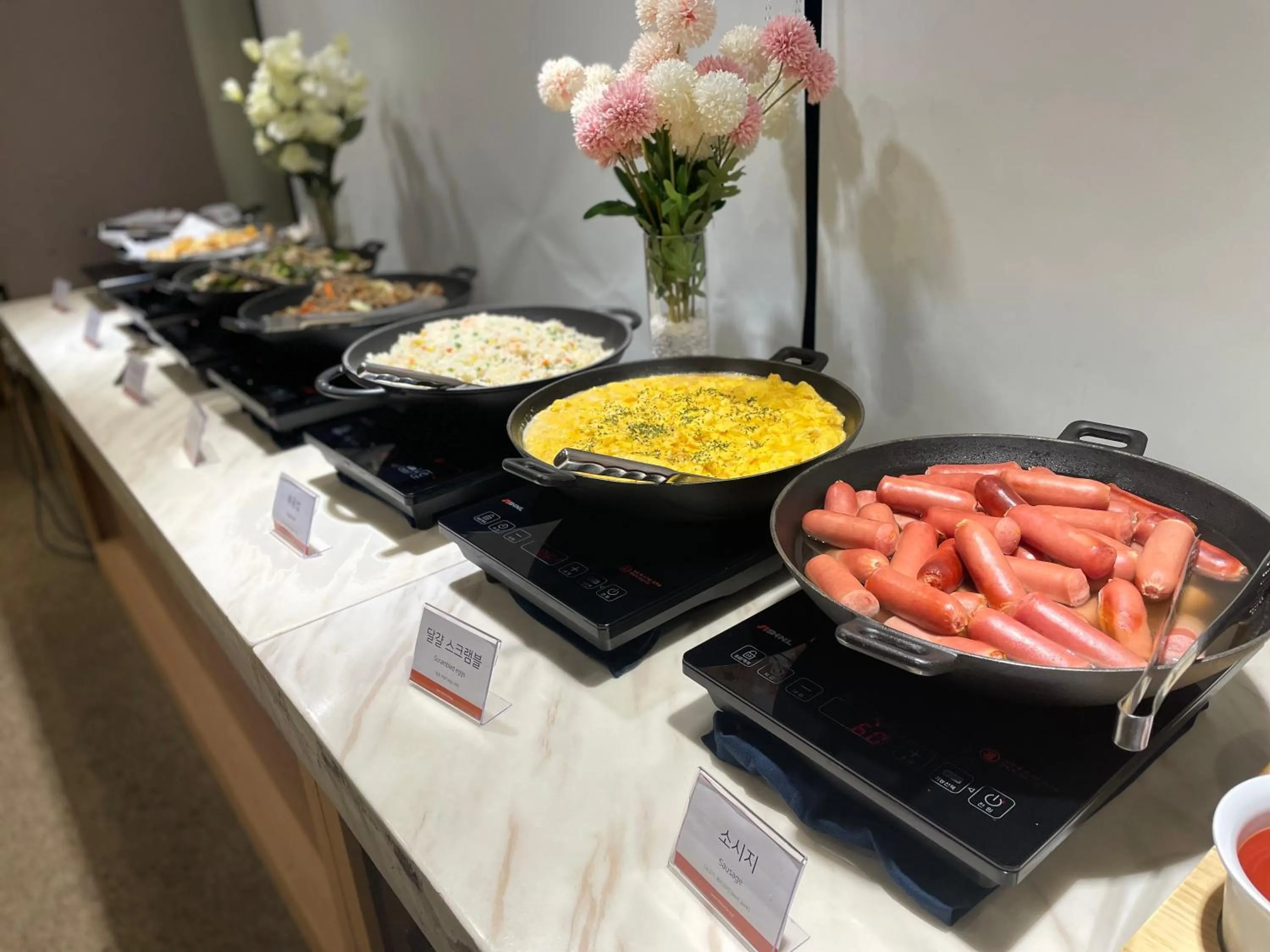 Restaurant/places to eat in The Island Blue Hotel