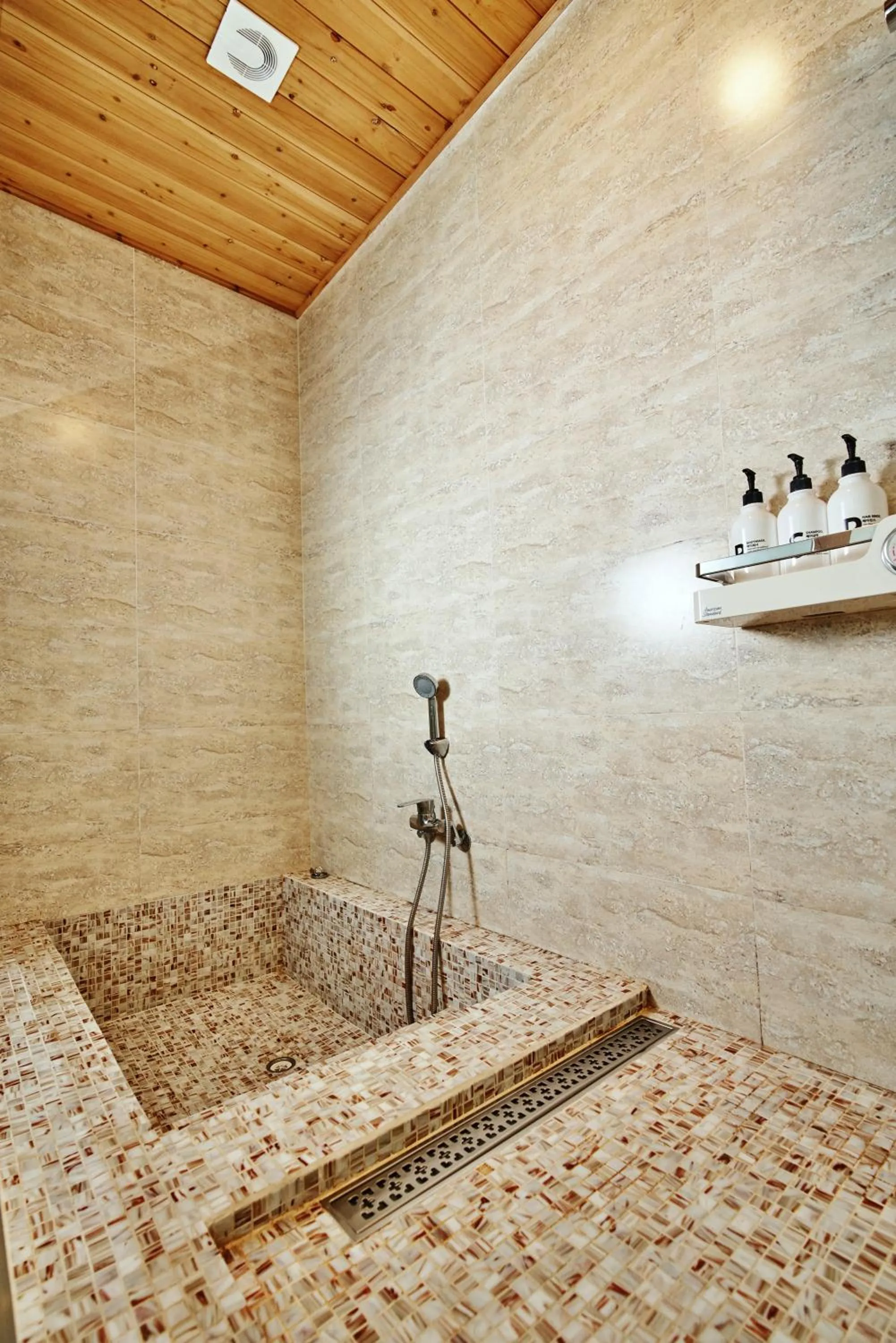 Hot Tub in Jeju Bom stay & Art Gallery