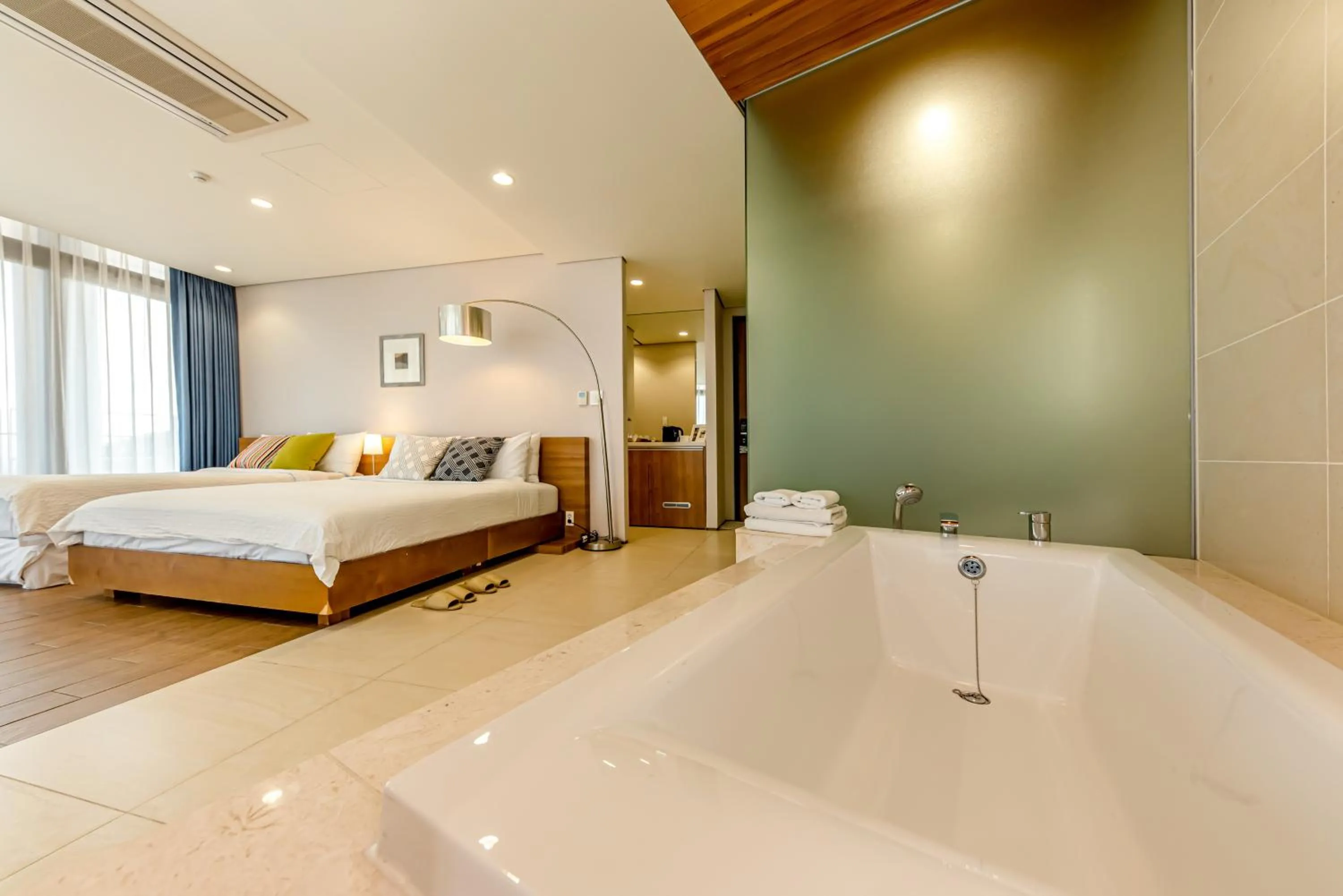 Photo of the whole room, Bed in Jeju Bom stay & Art Gallery