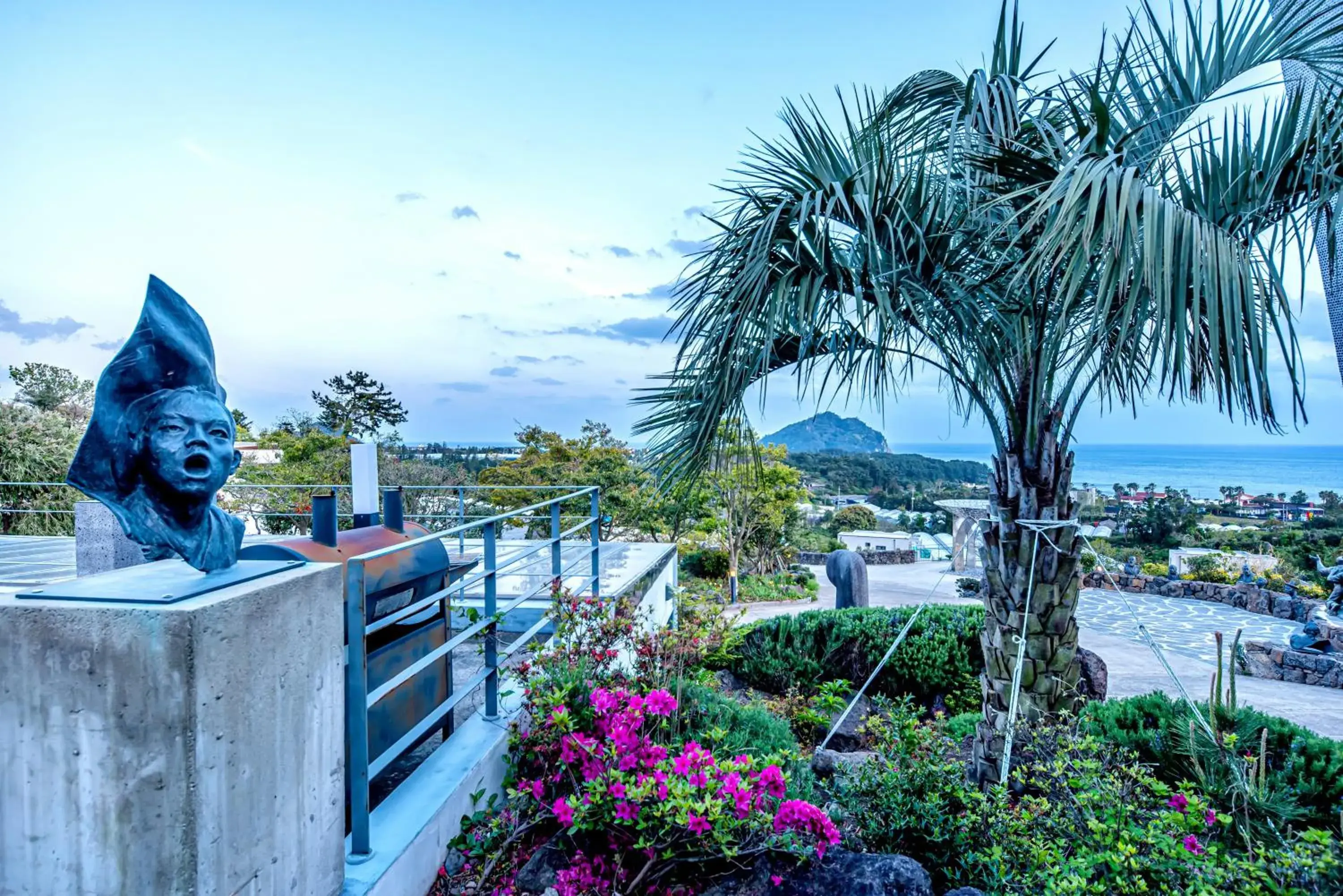 Property building in Jeju Bom stay & Art Gallery Property building in Jeju Bom stay & Art Gallery