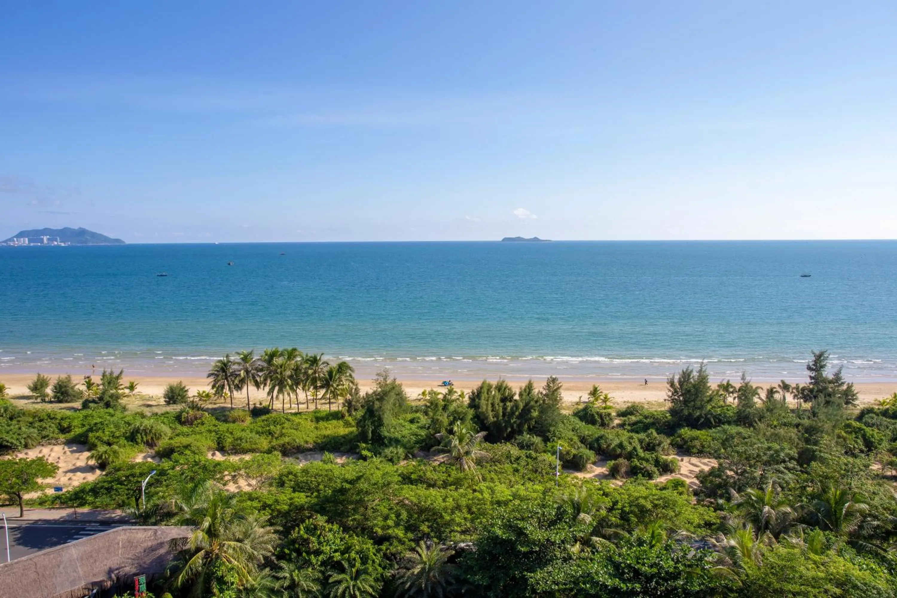 Beach in Sanya Seacube Holiday Hotel