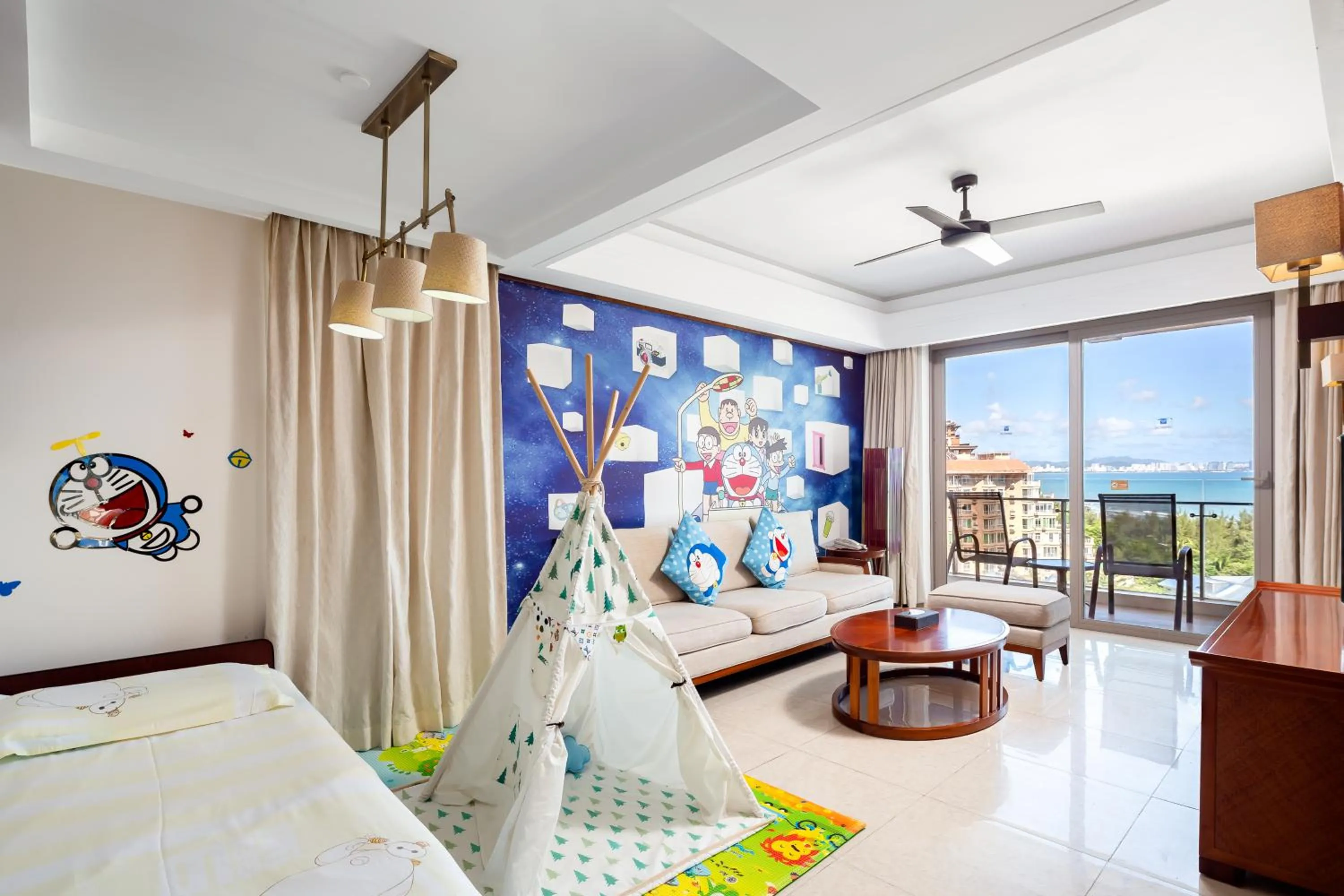 Sea view, Bed in Sanya Seacube Holiday Hotel