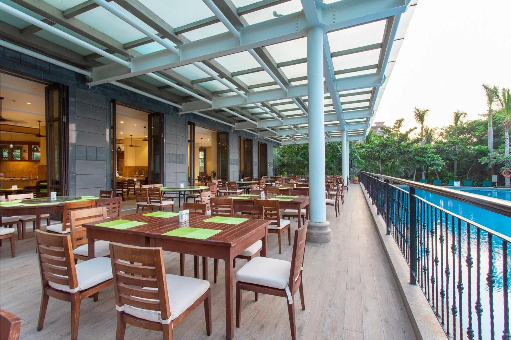 Restaurant/places to eat in Sanya Seacube Holiday Hotel