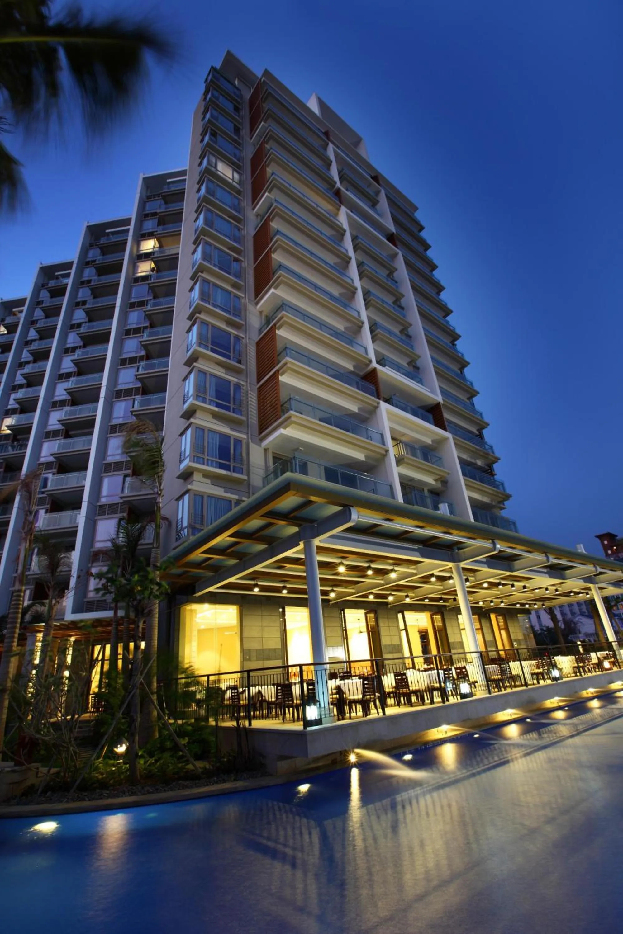 Facade/entrance in Sanya Seacube Holiday Hotel