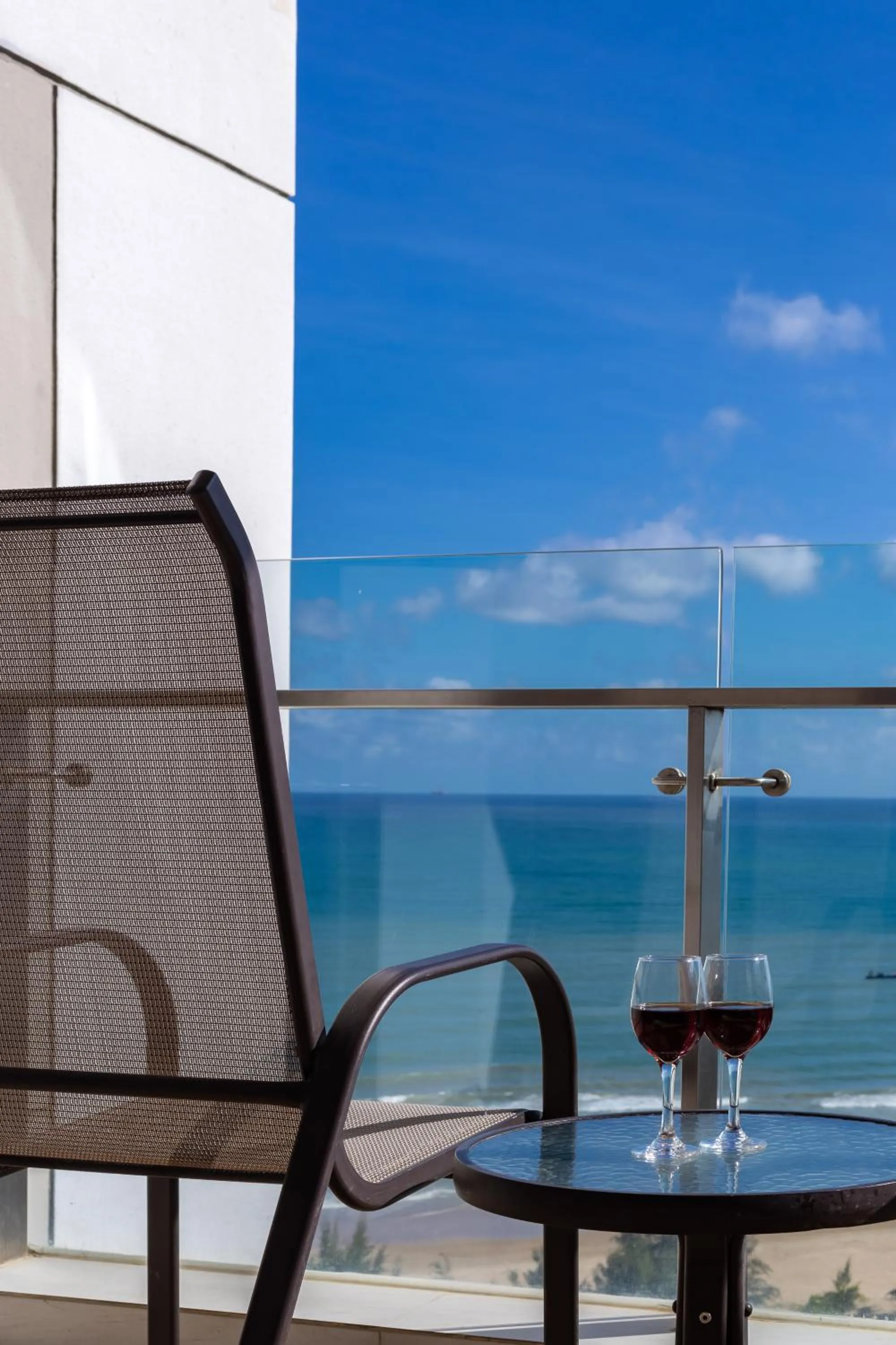 Sanya Seacube Holiday Hotel