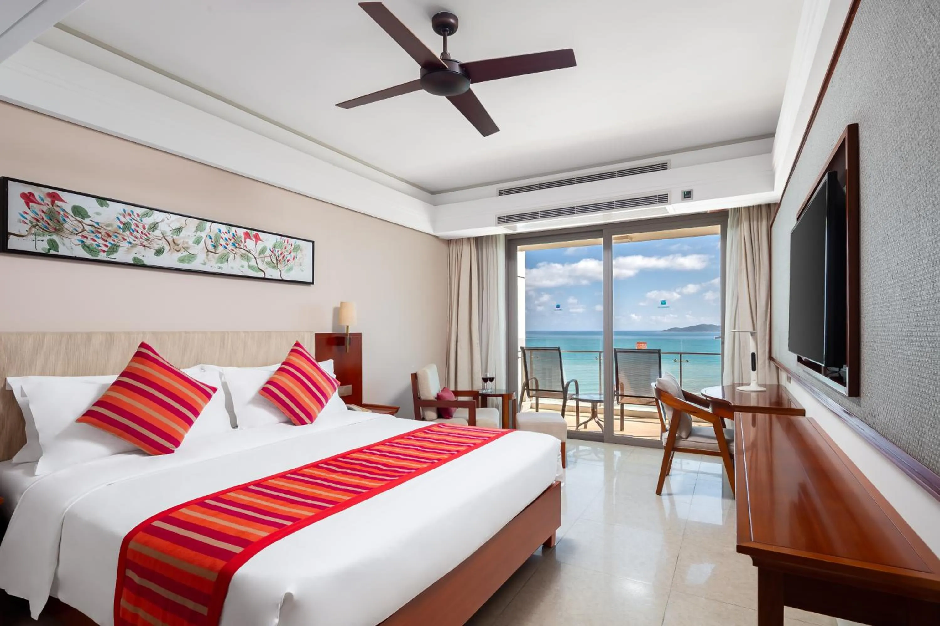 Bed in Sanya Seacube Holiday Hotel