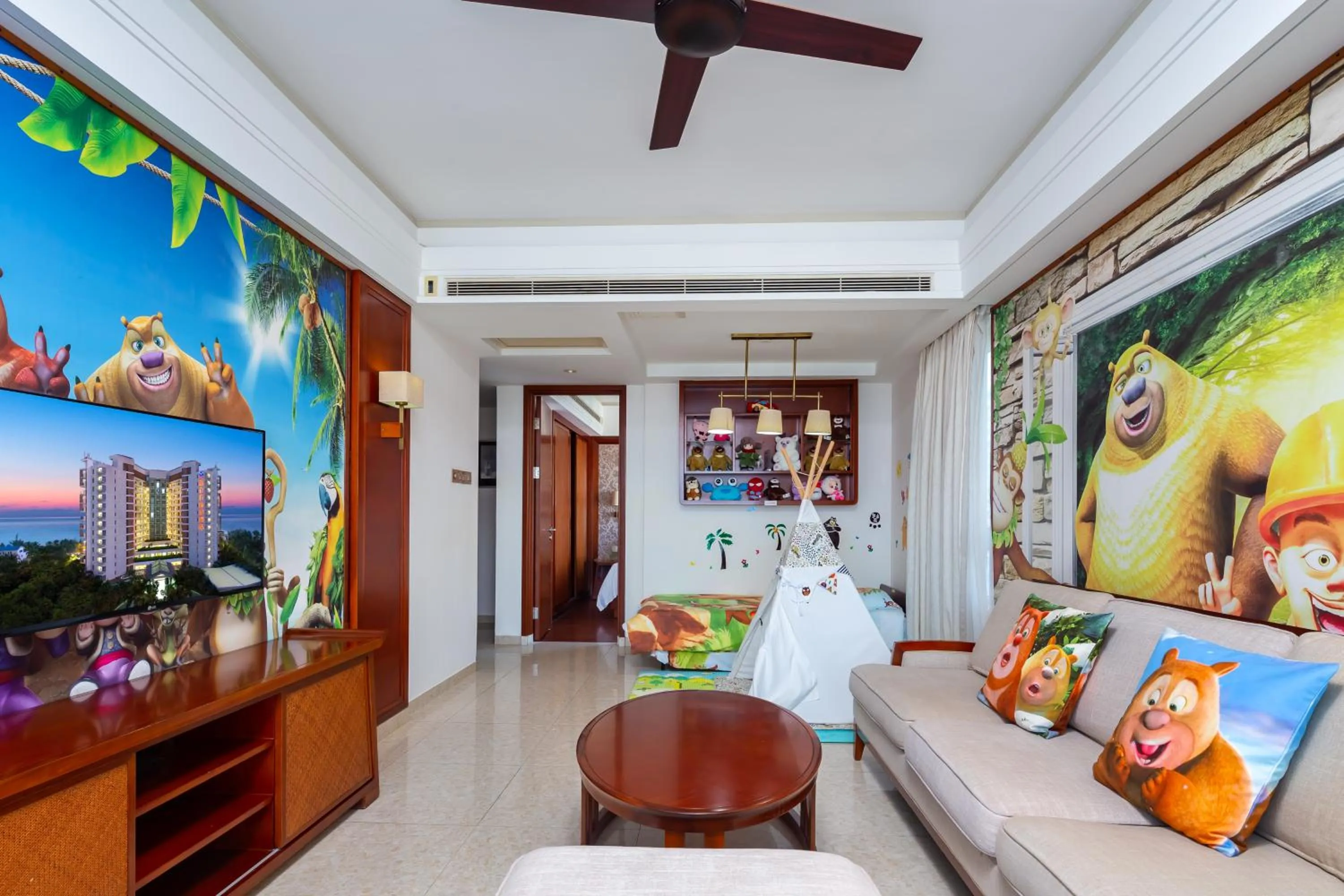 Sanya Seacube Holiday Hotel