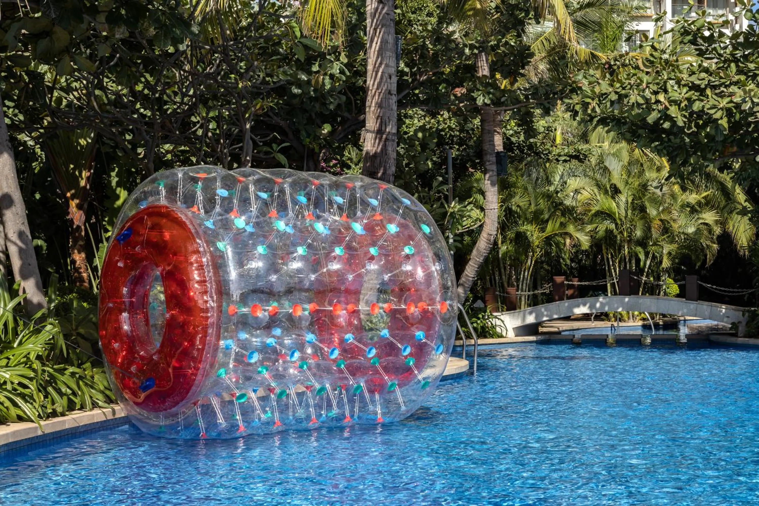 Sanya Seacube Holiday Hotel