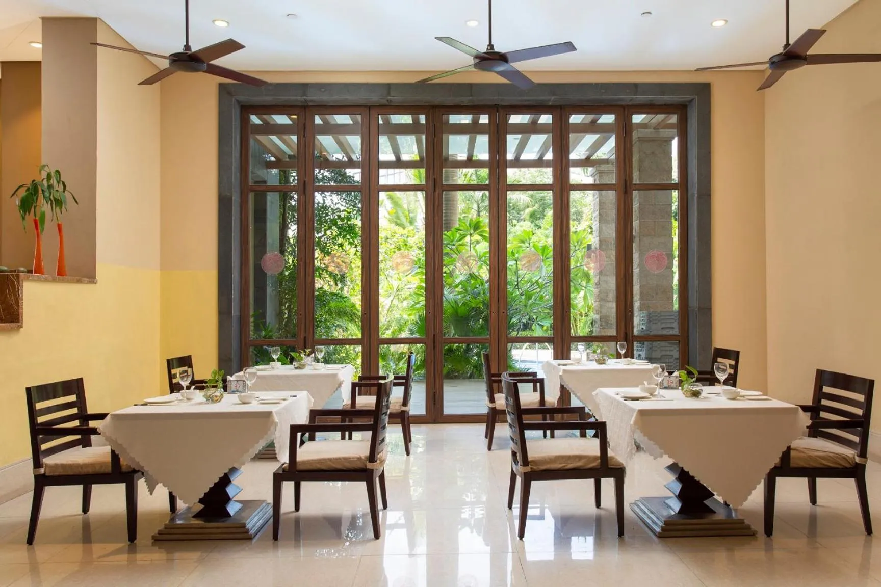 Restaurant/places to eat in Sanya Seacube Holiday Hotel