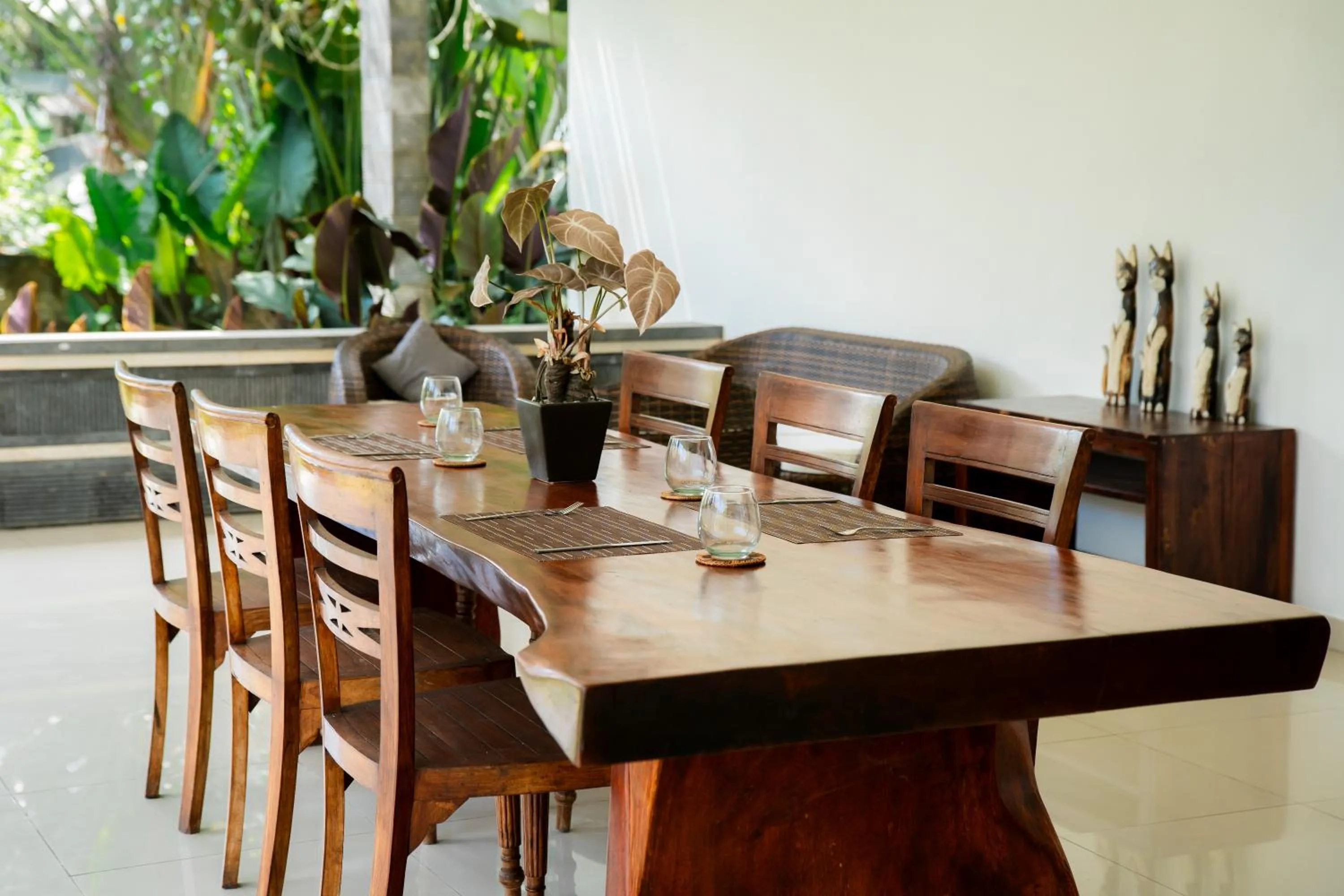 Dining area in Meng Bengil Villa