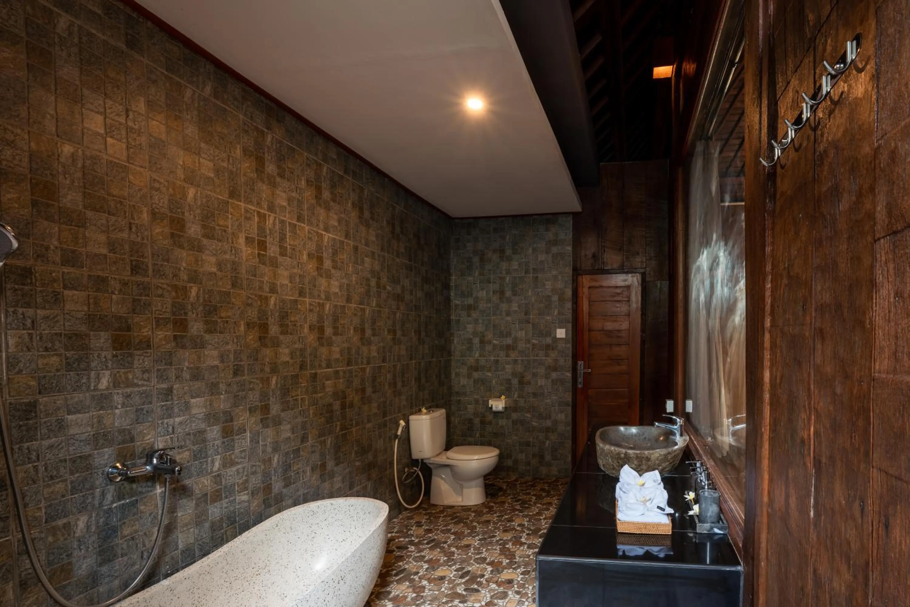Bathroom in Meng Bengil Villa