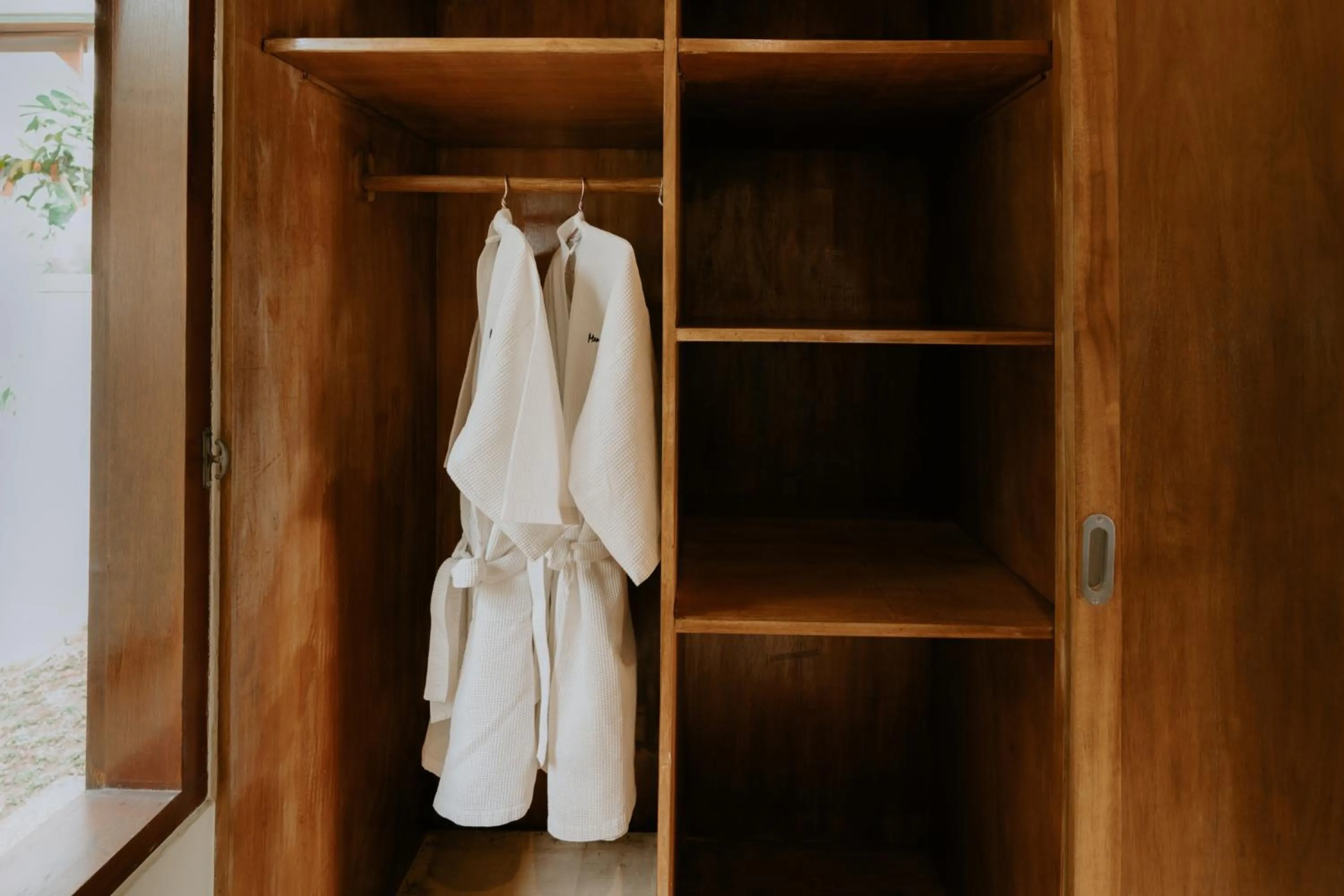 wardrobe in Meng Bengil Villa