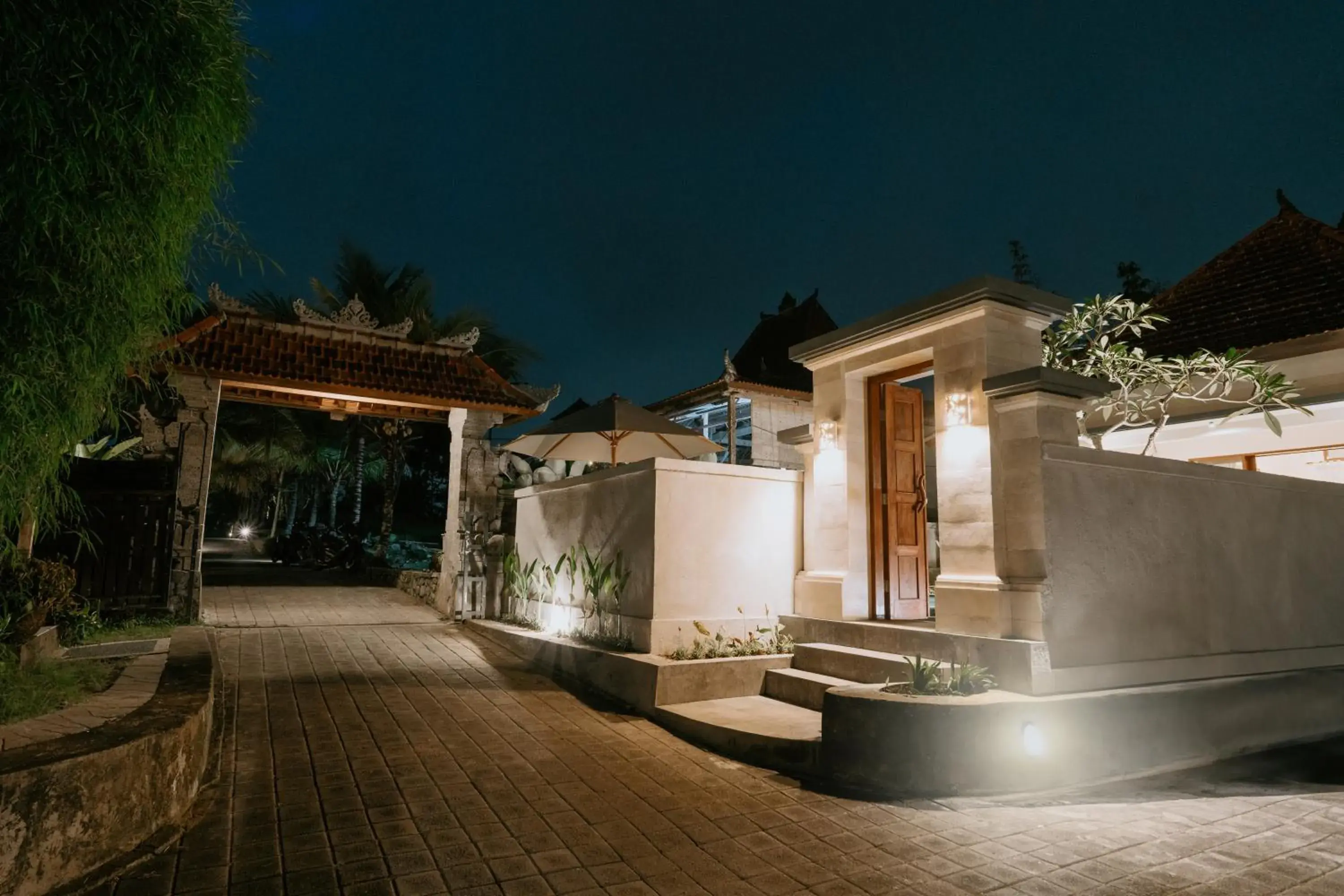 Facade/entrance in Meng Bengil Villa Facade/entrance in Meng Bengil Villa