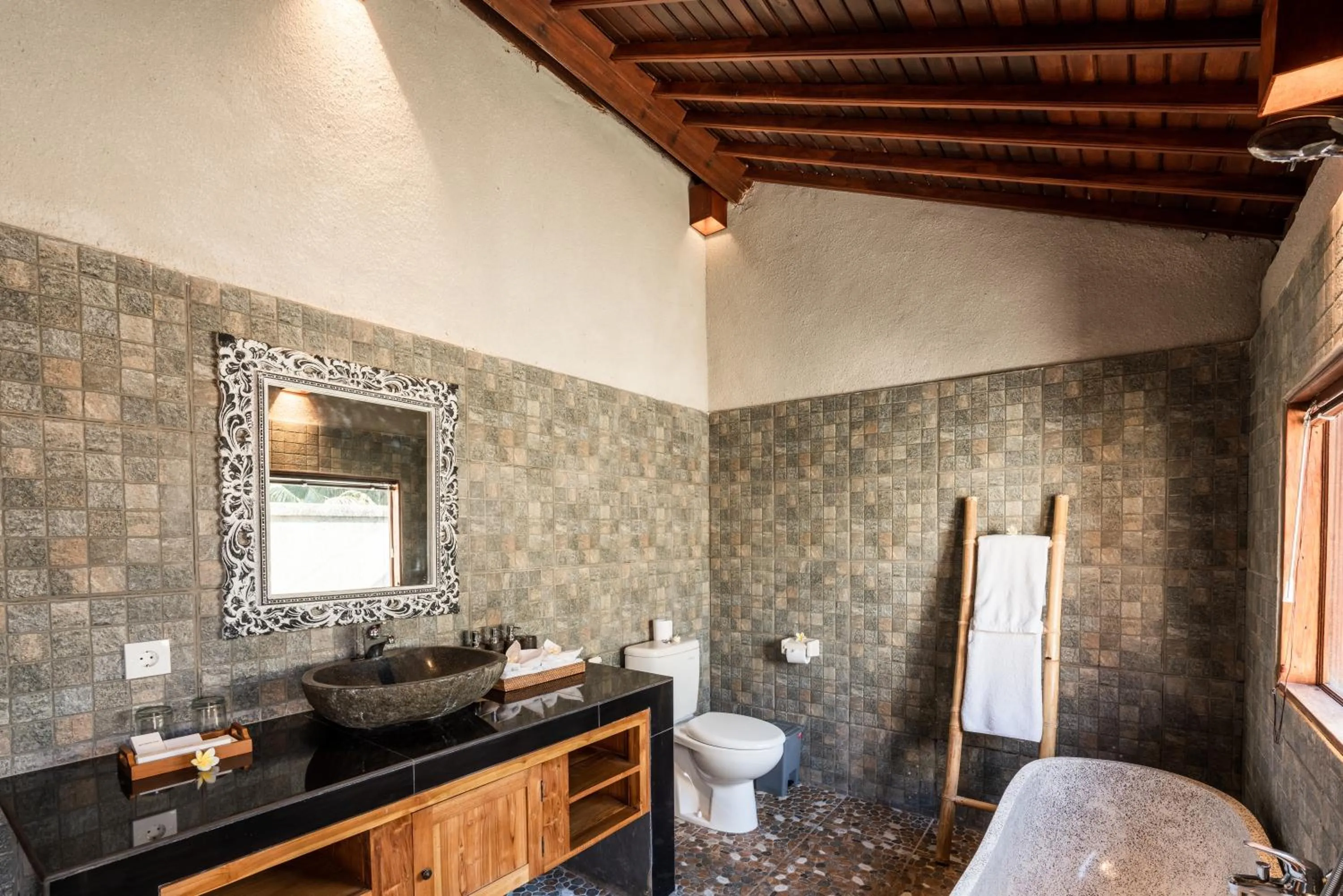 Bathroom in Meng Bengil Villa